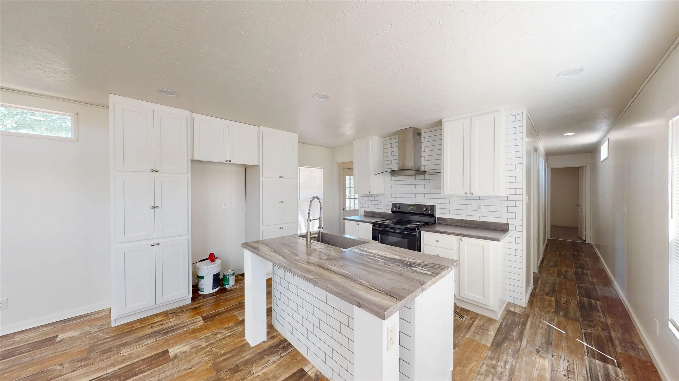 Mobile Home For Sale in Hood County , 2310 Balboa Court, Granbury, Texas 76048, 3 Bedroom, 2 Bathroom, Garage spaces, 1,216 Sqft, built in 2021, mls#21367044, Real Estate Agent in Granbury, Homes For Sale in Hood county, Homes For Sale in Granbury, Realtor in Granbury Texas, Real Estate Brokerage Independent Realty Texas, Luminita Cordes Realtor