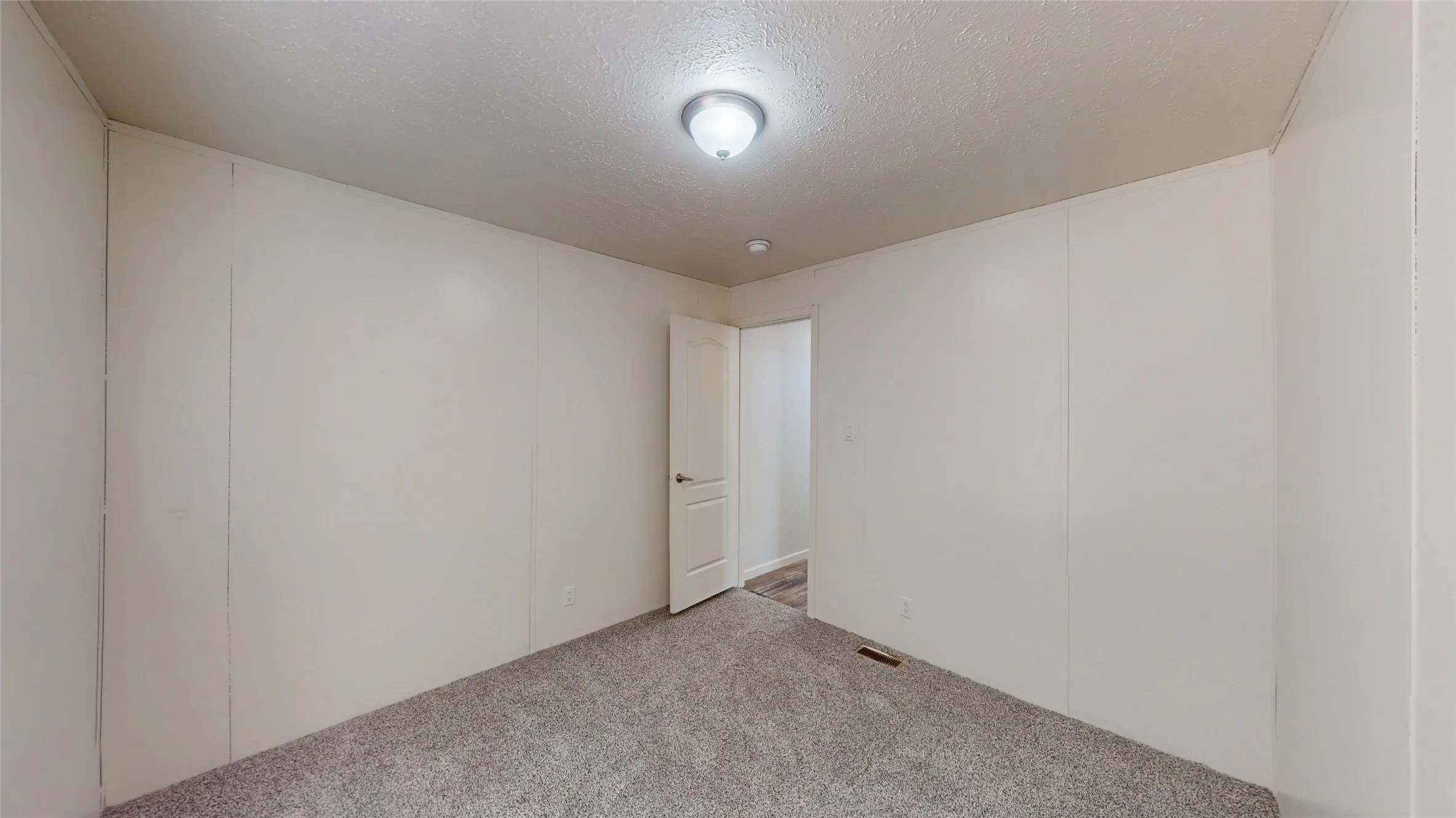 Mobile Home For Sale in Hood County , 2310 Balboa Court, Granbury, Texas 76048, 3 Bedroom, 2 Bathroom, Garage spaces, 1,216 Sqft, built in 2021, mls#21367044, Real Estate Agent in Granbury, Homes For Sale in Hood county, Homes For Sale in Granbury, Realtor in Granbury Texas, Real Estate Brokerage Independent Realty Texas, Luminita Cordes Realtor