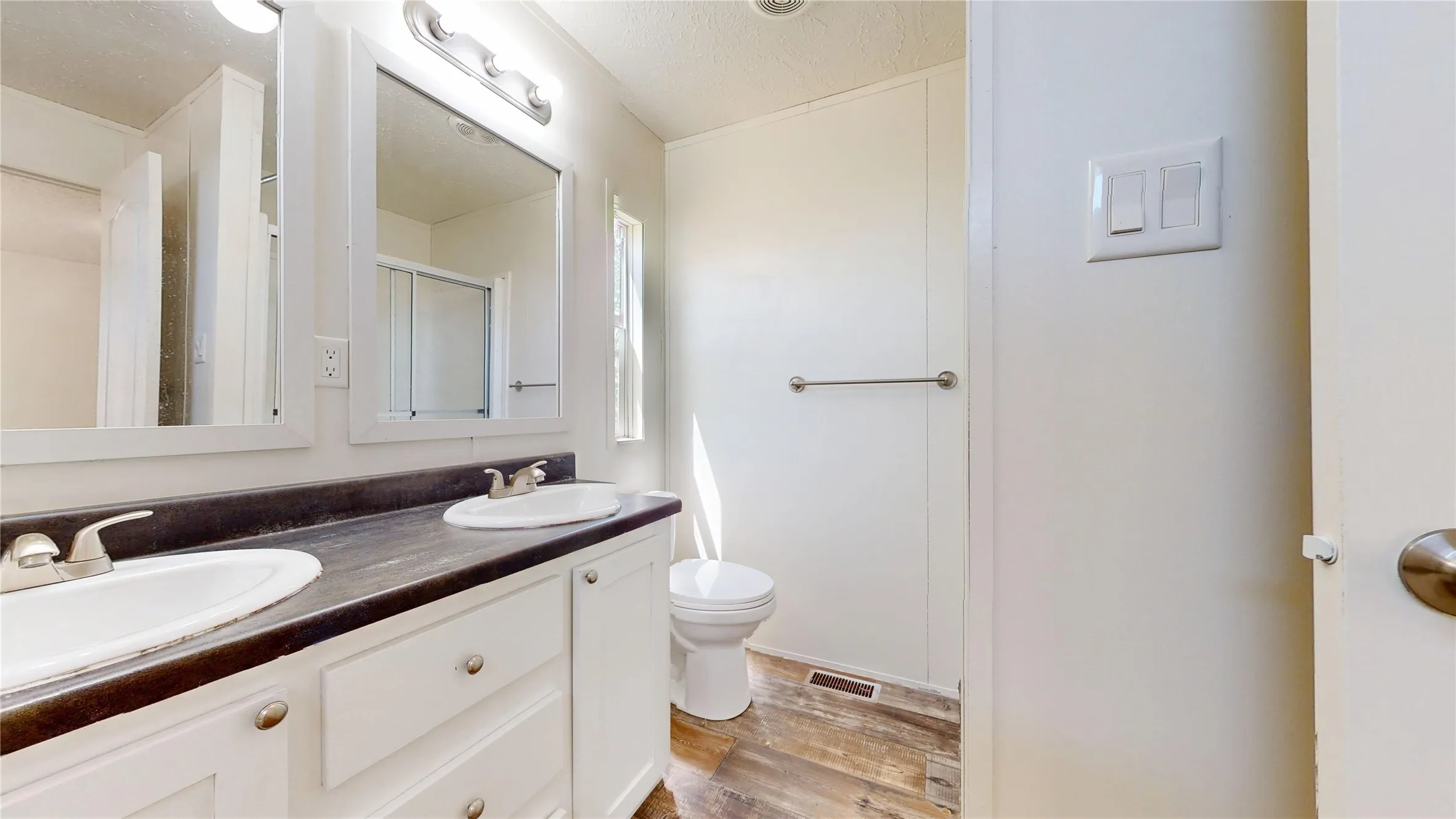 Mobile Home For Sale in Hood County , 2310 Balboa Court, Granbury, Texas 76048, 3 Bedroom, 2 Bathroom, Garage spaces, 1,216 Sqft, built in 2021, mls#21367044, Real Estate Agent in Granbury, Homes For Sale in Hood county, Homes For Sale in Granbury, Realtor in Granbury Texas, Real Estate Brokerage Independent Realty Texas, Luminita Cordes Realtor