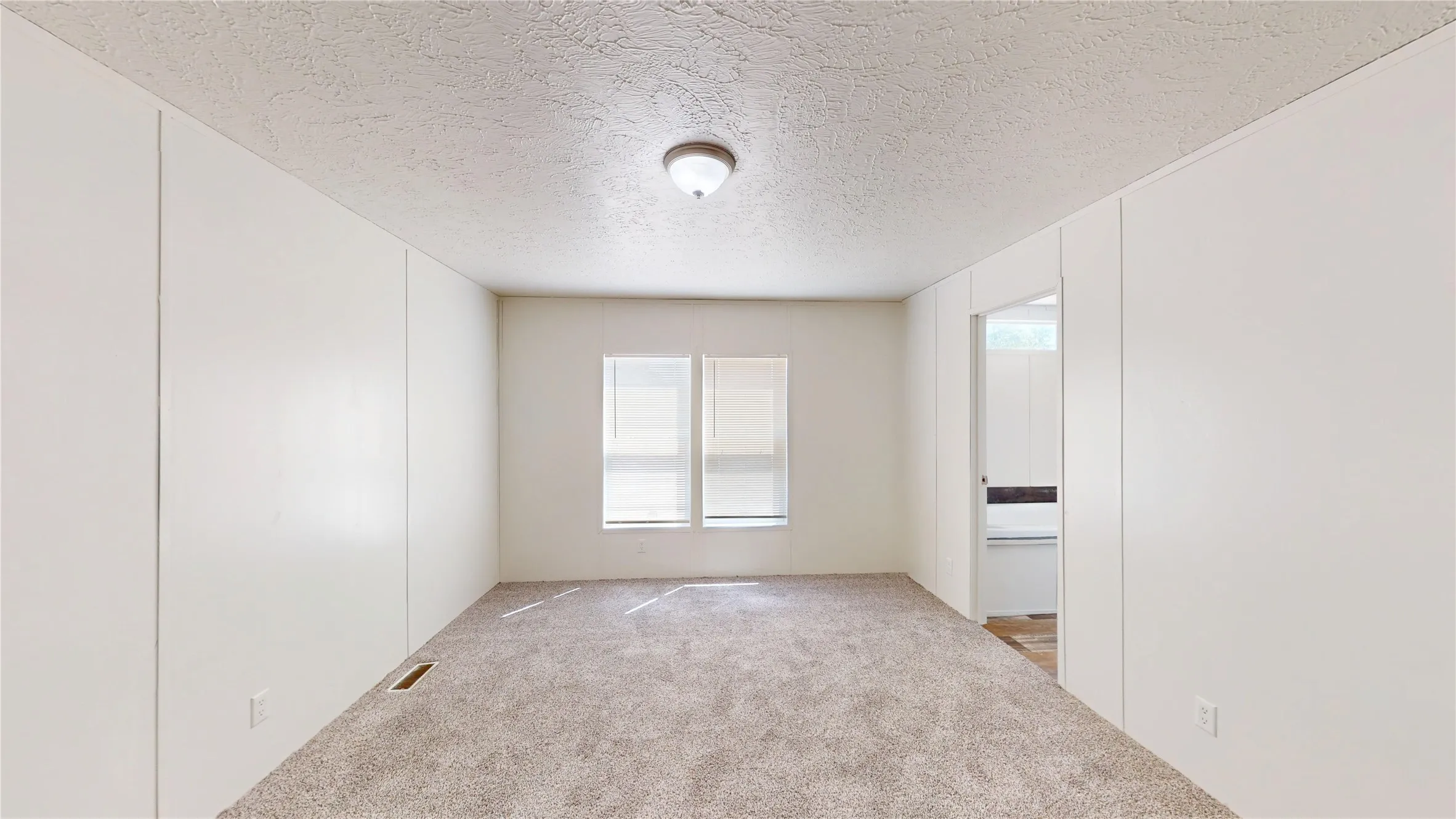 Mobile Home For Sale in Hood County , 2310 Balboa Court, Granbury, Texas 76048, 3 Bedroom, 2 Bathroom, Garage spaces, 1,216 Sqft, built in 2021, mls#21367044, Real Estate Agent in Granbury, Homes For Sale in Hood county, Homes For Sale in Granbury, Realtor in Granbury Texas, Real Estate Brokerage Independent Realty Texas, Luminita Cordes Realtor