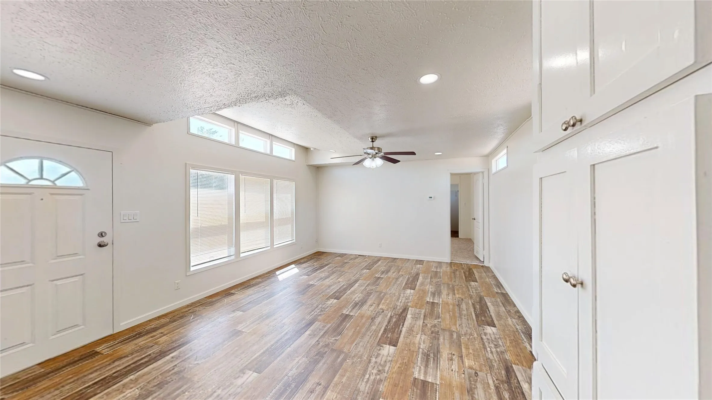 Mobile Home For Sale in Hood County , 2310 Balboa Court, Granbury, Texas 76048, 3 Bedroom, 2 Bathroom, Garage spaces, 1,216 Sqft, built in 2021, mls#21367044, Real Estate Agent in Granbury, Homes For Sale in Hood county, Homes For Sale in Granbury, Realtor in Granbury Texas, Real Estate Brokerage Independent Realty Texas, Luminita Cordes Realtor