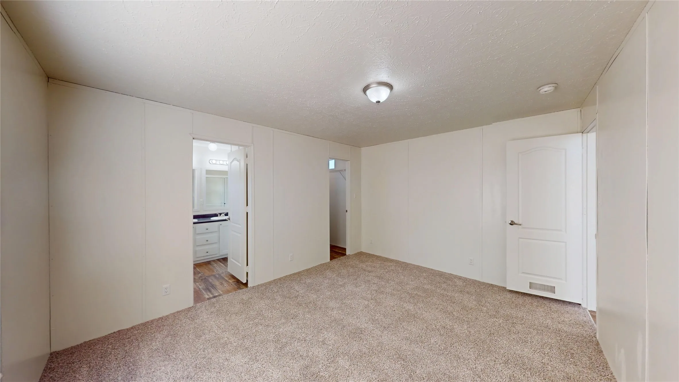Mobile Home For Sale in Hood County , 2310 Balboa Court, Granbury, Texas 76048, 3 Bedroom, 2 Bathroom, Garage spaces, 1,216 Sqft, built in 2021, mls#21367044, Real Estate Agent in Granbury, Homes For Sale in Hood county, Homes For Sale in Granbury, Realtor in Granbury Texas, Real Estate Brokerage Independent Realty Texas, Luminita Cordes Realtor