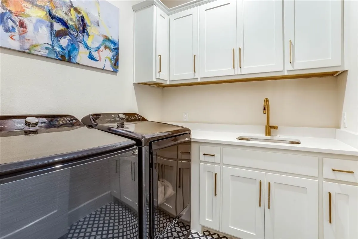 Single Family Residence For Sale in Rockwall County , 2208 Sarah Drive, Rockwall, Texas 75087, 4 Bedroom, 6 Bathroom, 3 Garage spaces, 3,249 Sqft, built in 2024, mls#21367108, Real Estate Agent in Rockwall, Homes For Sale in Rockwall county, Homes For Sale in Rockwall, Realtor in Rockwall Texas, Real Estate Brokerage Independent Realty Texas, Luminita Cordes Realtor