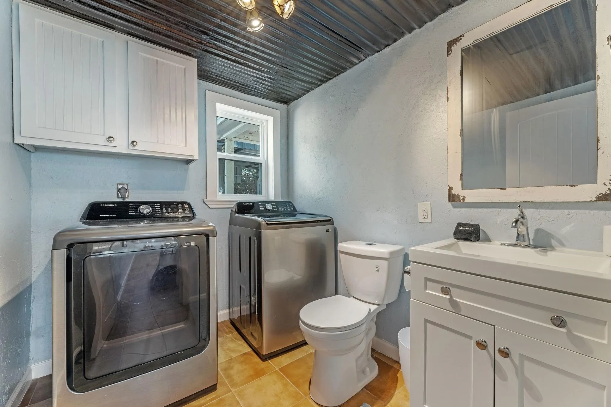 Single Family Residence For Sale in Hunt County , 9910 Archer Lane, Quinlan, Texas 75474, 3 Bedroom, 4 Bathroom, Garage spaces, 2,306 Sqft, built in 1966, mls#21365417, Real Estate Agent in Quinlan, Homes For Sale in Hunt county, Homes For Sale in Quinlan, Realtor in Quinlan Texas, Real Estate Brokerage Independent Realty Texas, Luminita Cordes Realtor
