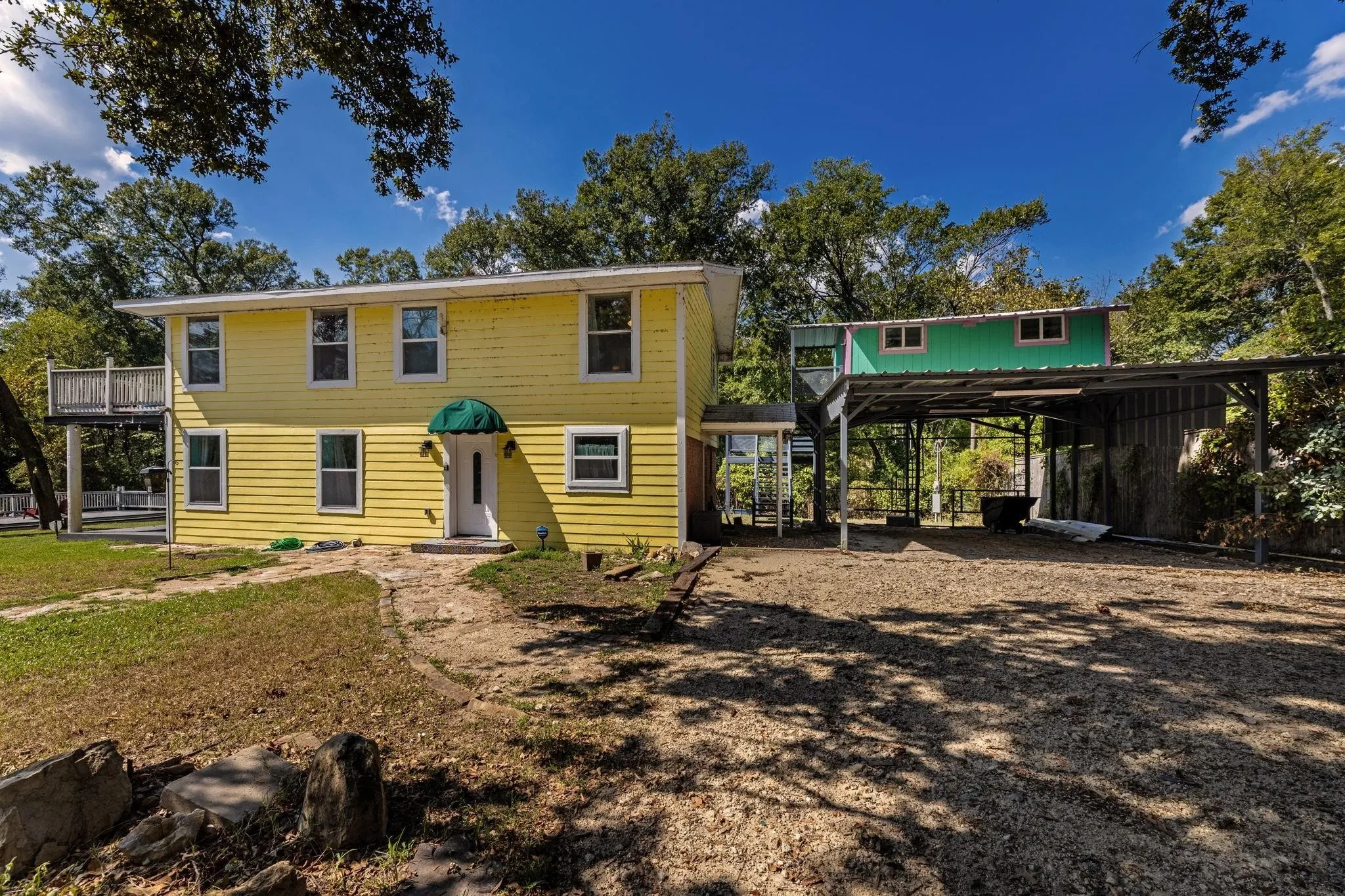 Single Family Residence For Sale in Hunt County , 9910 Archer Lane, Quinlan, Texas 75474, 3 Bedroom, 4 Bathroom, Garage spaces, 2,306 Sqft, built in 1966, mls#21365417, Real Estate Agent in Quinlan, Homes For Sale in Hunt county, Homes For Sale in Quinlan, Realtor in Quinlan Texas, Real Estate Brokerage Independent Realty Texas, Luminita Cordes Realtor