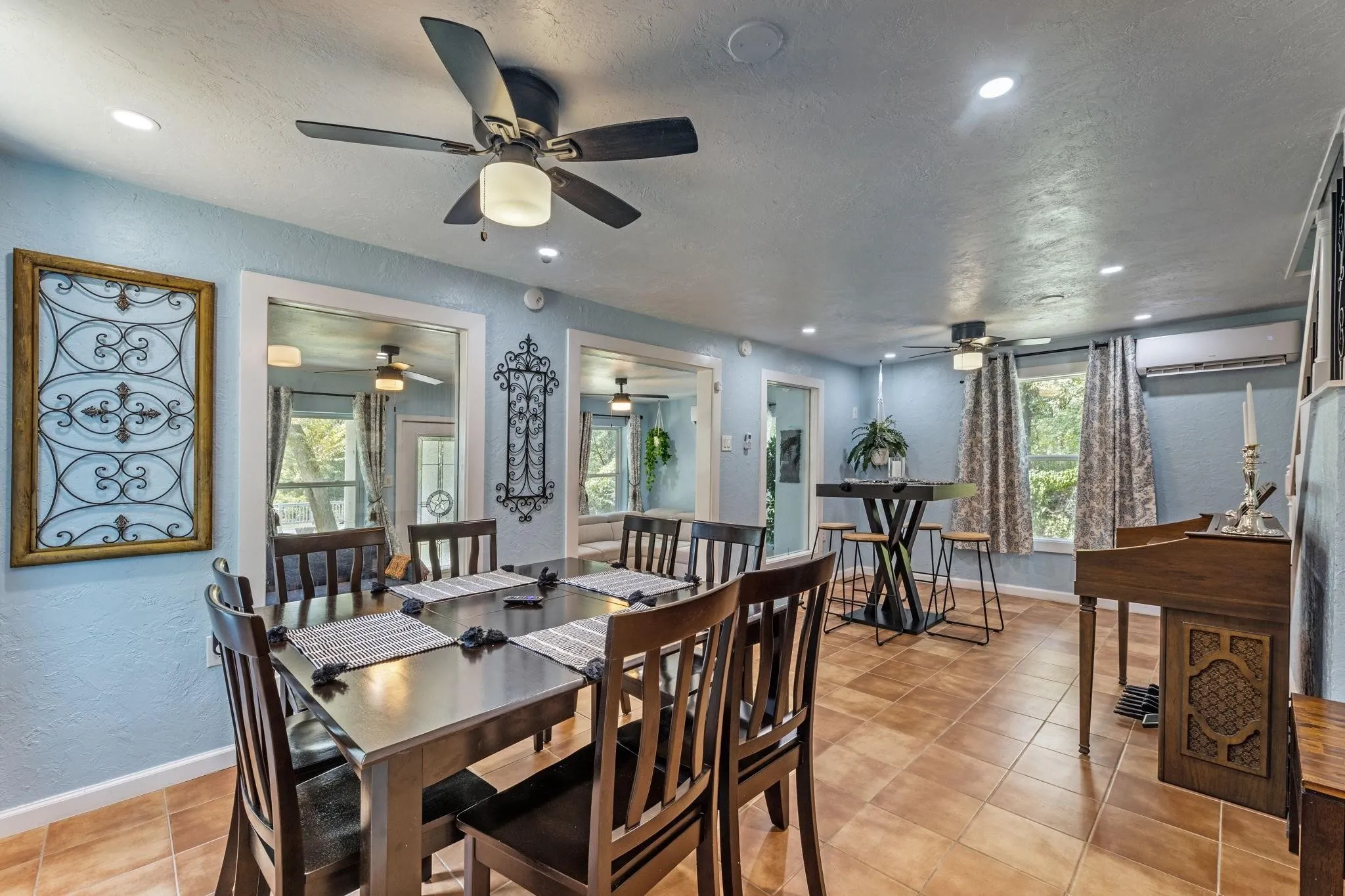 Single Family Residence For Sale in Hunt County , 9910 Archer Lane, Quinlan, Texas 75474, 3 Bedroom, 4 Bathroom, Garage spaces, 2,306 Sqft, built in 1966, mls#21365417, Real Estate Agent in Quinlan, Homes For Sale in Hunt county, Homes For Sale in Quinlan, Realtor in Quinlan Texas, Real Estate Brokerage Independent Realty Texas, Luminita Cordes Realtor