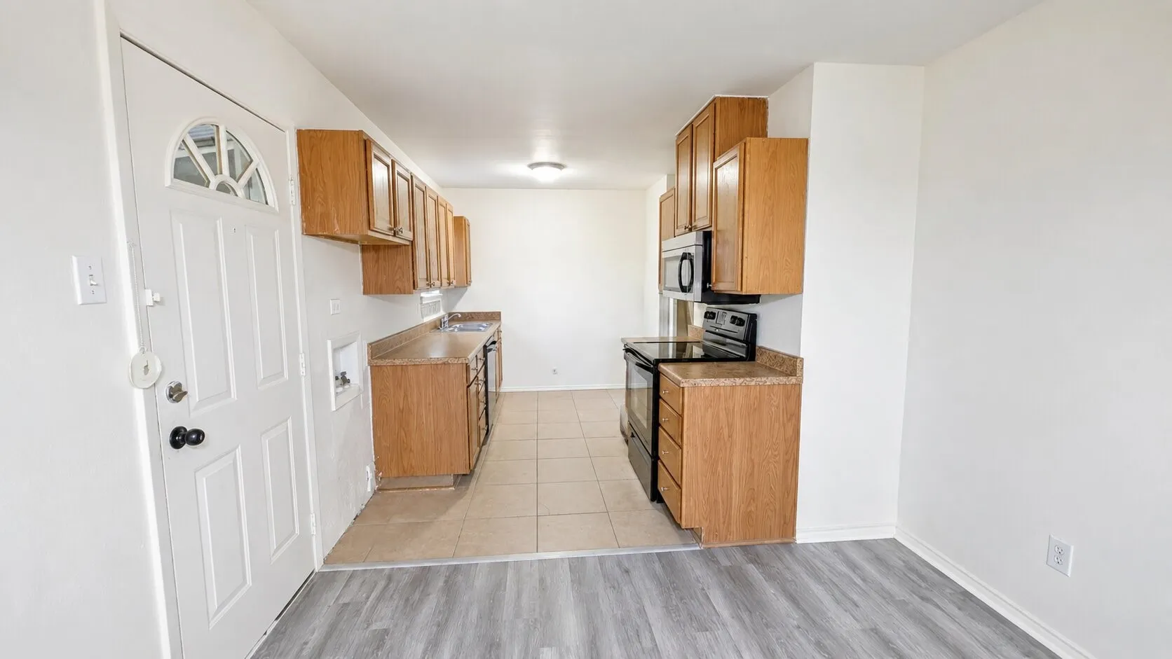 Single Family Residence For Sale in Dallas County , 4805 Mistletoe Way, Mesquite, Texas 75150, 3 Bedroom, 2 Bathroom, 1 Garage spaces, 1,078 Sqft, built in 1960, mls#21366211, Real Estate Agent in Mesquite, Homes For Sale in Dallas county, Homes For Sale in Mesquite, Realtor in Mesquite Texas, Real Estate Brokerage Independent Realty Texas, Luminita Cordes Realtor
