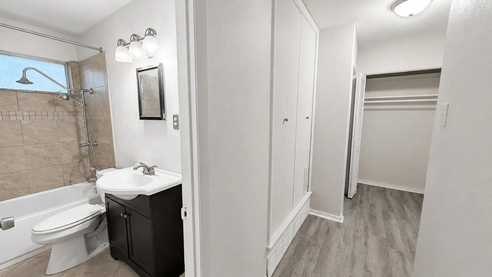 Single Family Residence For Sale in Dallas County , 4805 Mistletoe Way, Mesquite, Texas 75150, 3 Bedroom, 2 Bathroom, 1 Garage spaces, 1,078 Sqft, built in 1960, mls#21366211, Real Estate Agent in Mesquite, Homes For Sale in Dallas county, Homes For Sale in Mesquite, Realtor in Mesquite Texas, Real Estate Brokerage Independent Realty Texas, Luminita Cordes Realtor