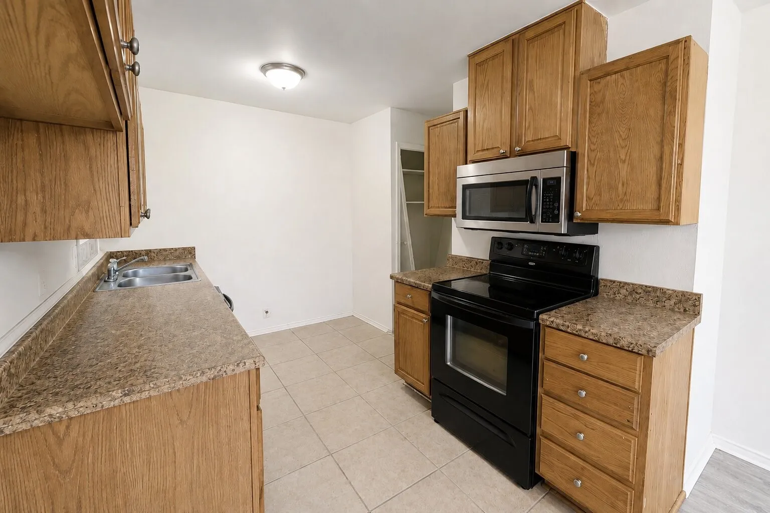 Single Family Residence For Sale in Dallas County , 4805 Mistletoe Way, Mesquite, Texas 75150, 3 Bedroom, 2 Bathroom, 1 Garage spaces, 1,078 Sqft, built in 1960, mls#21366211, Real Estate Agent in Mesquite, Homes For Sale in Dallas county, Homes For Sale in Mesquite, Realtor in Mesquite Texas, Real Estate Brokerage Independent Realty Texas, Luminita Cordes Realtor