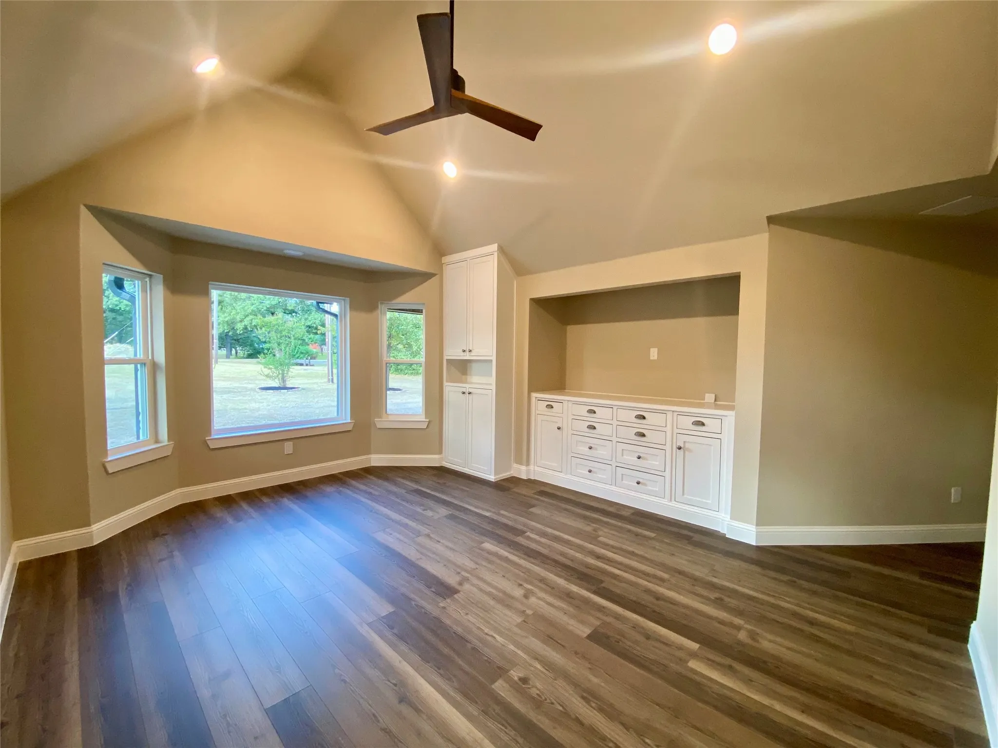 Single Family Residence For Sale in Grayson County , 4855 Woodlawn Road, Sherman, Texas 75090, 4 Bedroom, 3 Bathroom, 2 Garage spaces, 2,500 Sqft, built in 2003, mls#21365317, Real Estate Agent in Sherman, Homes For Sale in Grayson county, Homes For Sale in Sherman, Realtor in Sherman Texas, Real Estate Brokerage Independent Realty Texas, Luminita Cordes Realtor