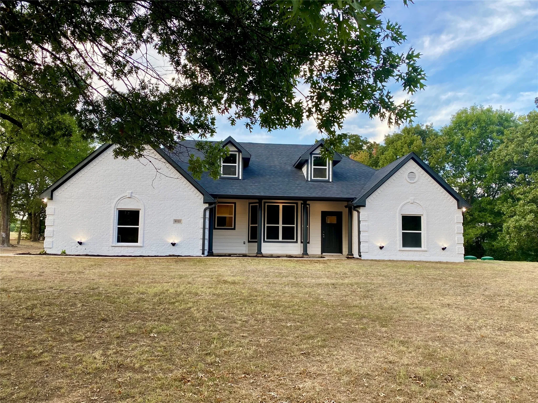 Single Family Residence For Sale in Grayson County , 4855 Woodlawn Road, Sherman, Texas 75090, 4 Bedroom, 3 Bathroom, 2 Garage spaces, 2,500 Sqft, built in 2003, mls#21365317, Real Estate Agent in Sherman, Homes For Sale in Grayson county, Homes For Sale in Sherman, Realtor in Sherman Texas, Real Estate Brokerage Independent Realty Texas, Luminita Cordes Realtor