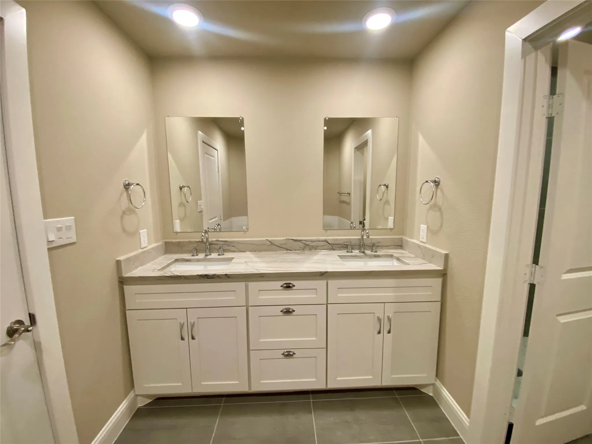 Single Family Residence For Sale in Grayson County , 4855 Woodlawn Road, Sherman, Texas 75090, 4 Bedroom, 3 Bathroom, 2 Garage spaces, 2,500 Sqft, built in 2003, mls#21365317, Real Estate Agent in Sherman, Homes For Sale in Grayson county, Homes For Sale in Sherman, Realtor in Sherman Texas, Real Estate Brokerage Independent Realty Texas, Luminita Cordes Realtor