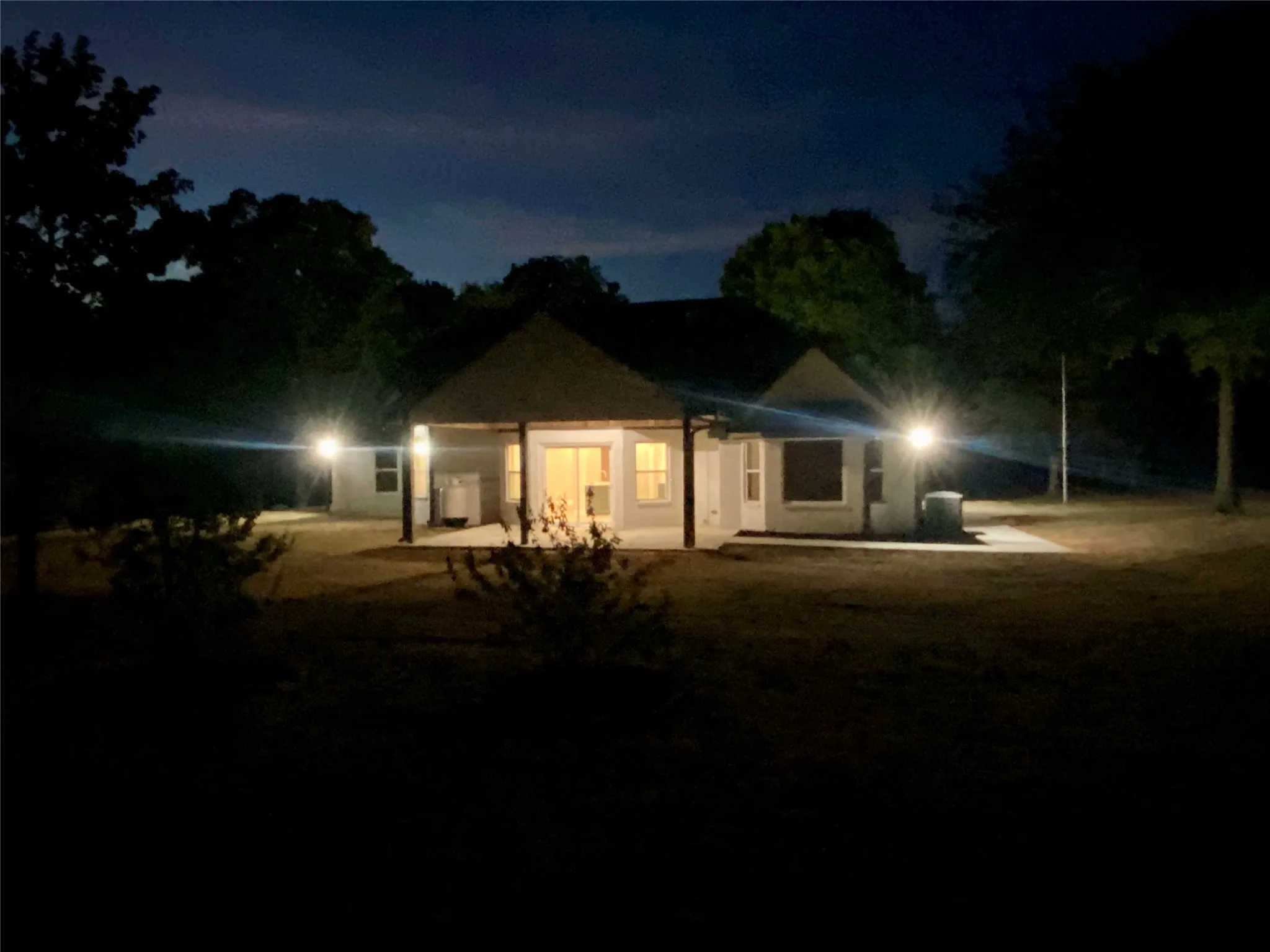 Single Family Residence For Sale in Grayson County , 4855 Woodlawn Road, Sherman, Texas 75090, 4 Bedroom, 3 Bathroom, 2 Garage spaces, 2,500 Sqft, built in 2003, mls#21365317, Real Estate Agent in Sherman, Homes For Sale in Grayson county, Homes For Sale in Sherman, Realtor in Sherman Texas, Real Estate Brokerage Independent Realty Texas, Luminita Cordes Realtor