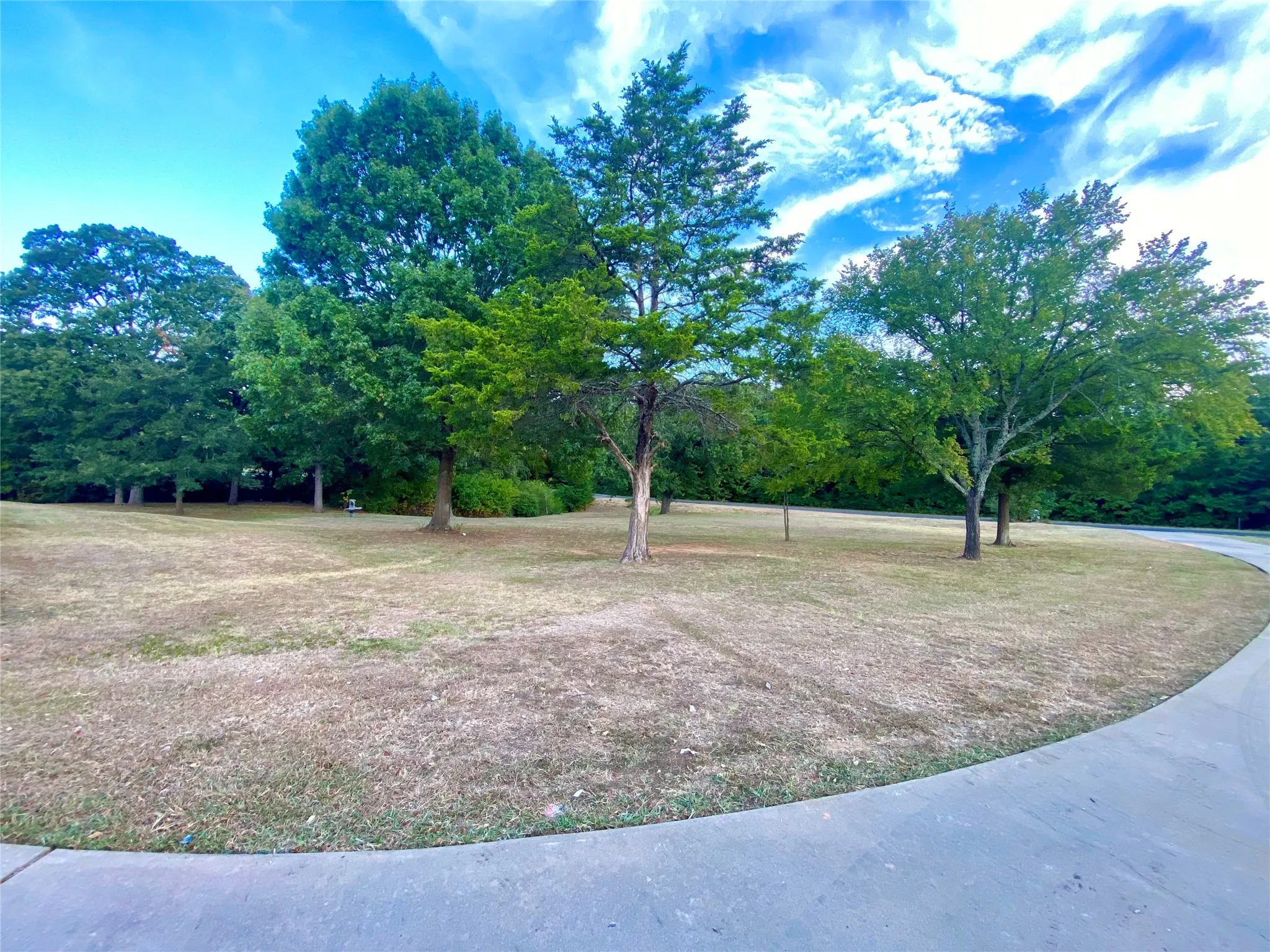 Single Family Residence For Sale in Grayson County , 4855 Woodlawn Road, Sherman, Texas 75090, 4 Bedroom, 3 Bathroom, 2 Garage spaces, 2,500 Sqft, built in 2003, mls#21365317, Real Estate Agent in Sherman, Homes For Sale in Grayson county, Homes For Sale in Sherman, Realtor in Sherman Texas, Real Estate Brokerage Independent Realty Texas, Luminita Cordes Realtor