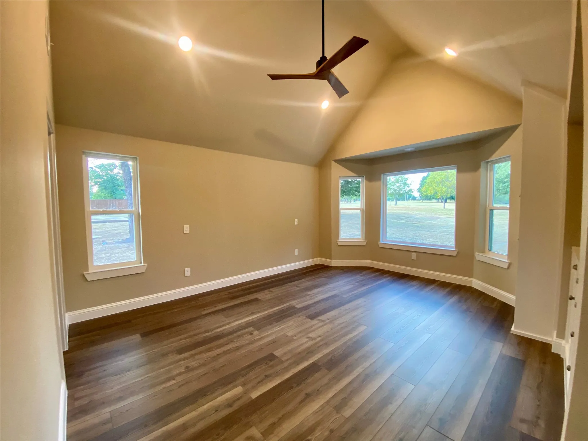 Single Family Residence For Sale in Grayson County , 4855 Woodlawn Road, Sherman, Texas 75090, 4 Bedroom, 3 Bathroom, 2 Garage spaces, 2,500 Sqft, built in 2003, mls#21365317, Real Estate Agent in Sherman, Homes For Sale in Grayson county, Homes For Sale in Sherman, Realtor in Sherman Texas, Real Estate Brokerage Independent Realty Texas, Luminita Cordes Realtor