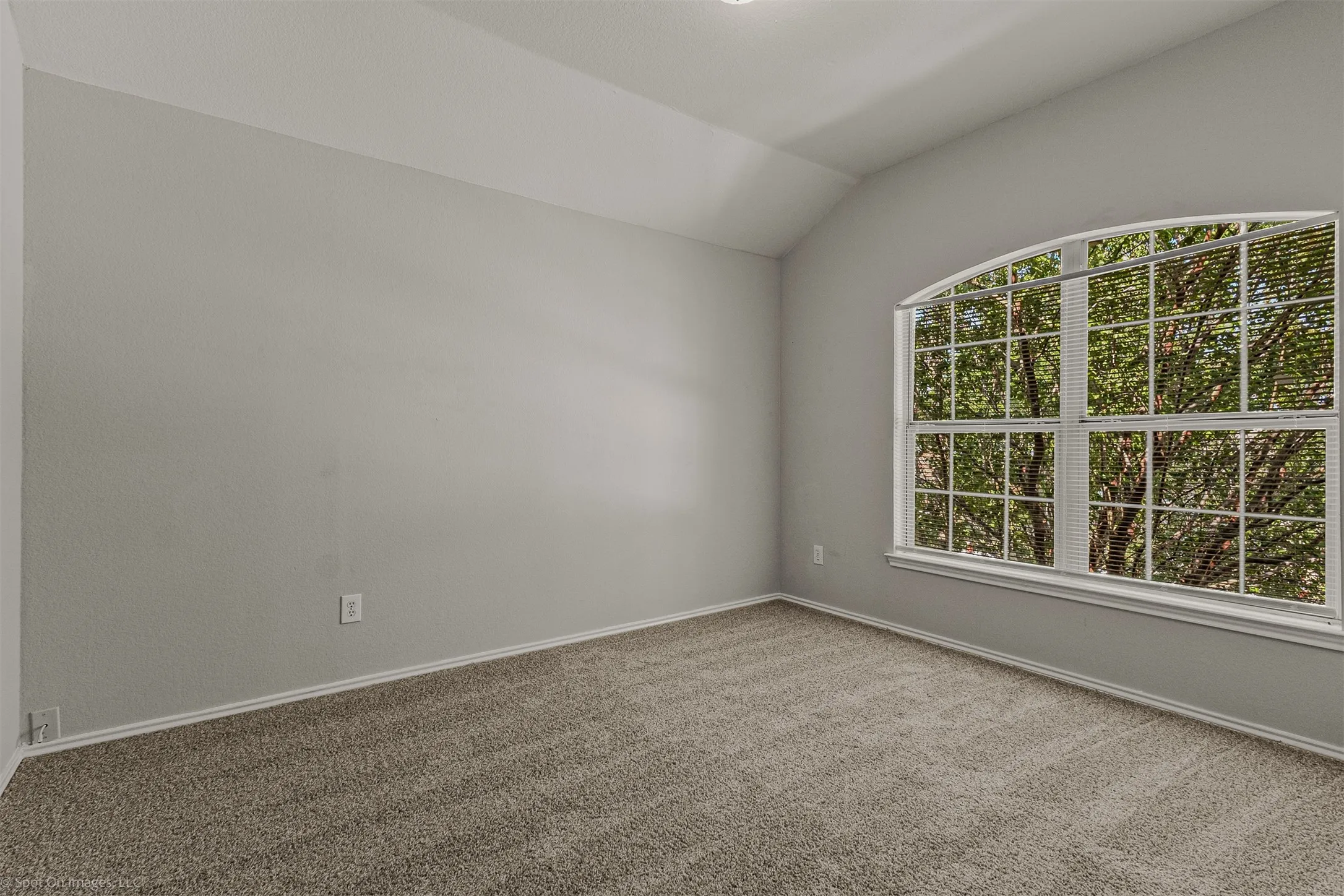 Single Family Residence For Sale in Kaufman County , 1008 Concan Drive, Forney, Texas 75126, 4 Bedroom, 3 Bathroom, 2 Garage spaces, 2,800 Sqft, built in 2005, Price $295,000, mls#21366237, Real Estate Agent in Forney, Homes For Sale in Kaufman county, Homes For Sale in Forney, Realtor in Forney Texas, Real Estate Brokerage Independent Realty Texas, Luminita Cordes Realtor