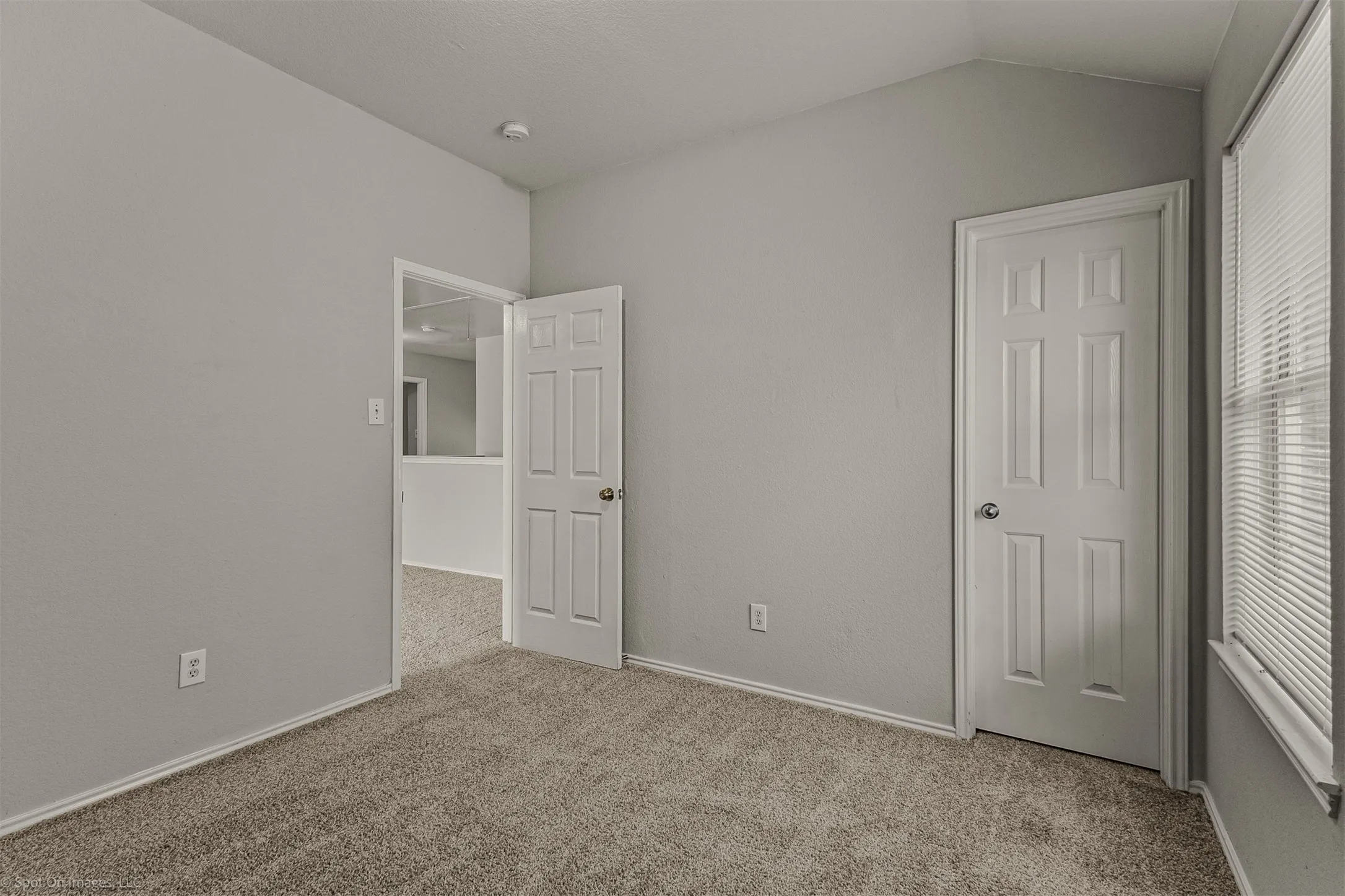 Single Family Residence For Sale in Kaufman County , 1008 Concan Drive, Forney, Texas 75126, 4 Bedroom, 3 Bathroom, 2 Garage spaces, 2,800 Sqft, built in 2005, Price $295,000, mls#21366237, Real Estate Agent in Forney, Homes For Sale in Kaufman county, Homes For Sale in Forney, Realtor in Forney Texas, Real Estate Brokerage Independent Realty Texas, Luminita Cordes Realtor