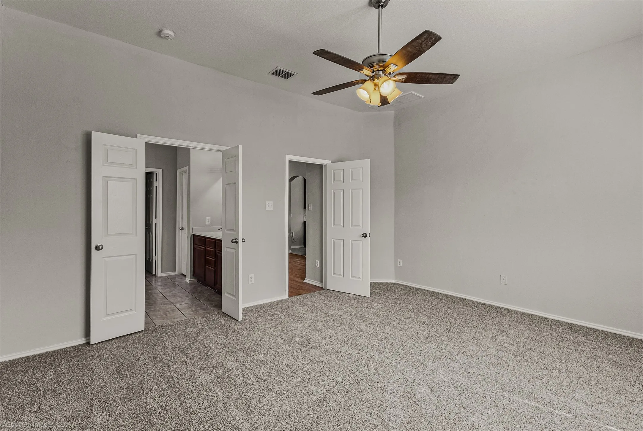 Single Family Residence For Sale in Kaufman County , 1008 Concan Drive, Forney, Texas 75126, 4 Bedroom, 3 Bathroom, 2 Garage spaces, 2,800 Sqft, built in 2005, Price $295,000, mls#21366237, Real Estate Agent in Forney, Homes For Sale in Kaufman county, Homes For Sale in Forney, Realtor in Forney Texas, Real Estate Brokerage Independent Realty Texas, Luminita Cordes Realtor