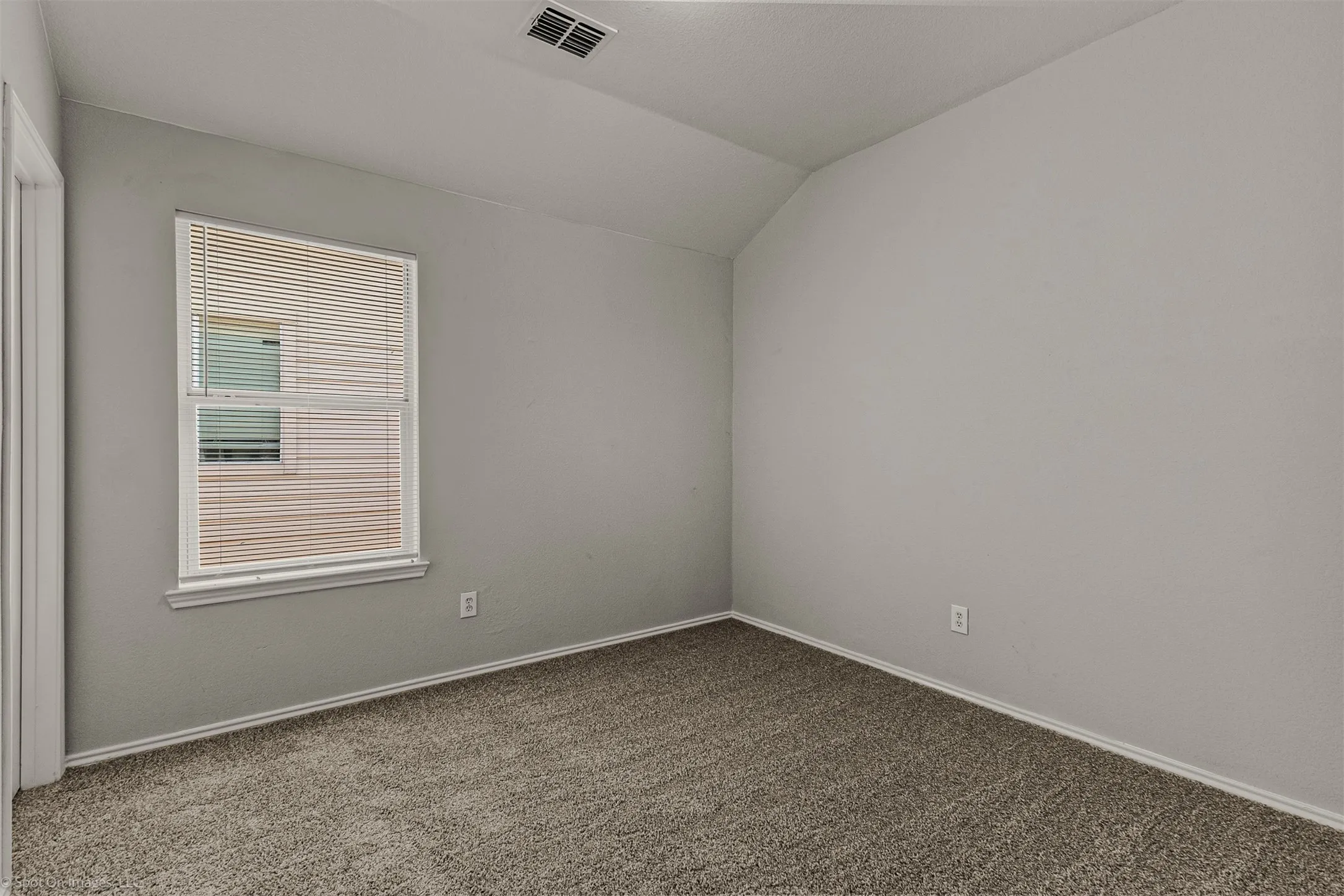 Single Family Residence For Sale in Kaufman County , 1008 Concan Drive, Forney, Texas 75126, 4 Bedroom, 3 Bathroom, 2 Garage spaces, 2,800 Sqft, built in 2005, Price $295,000, mls#21366237, Real Estate Agent in Forney, Homes For Sale in Kaufman county, Homes For Sale in Forney, Realtor in Forney Texas, Real Estate Brokerage Independent Realty Texas, Luminita Cordes Realtor