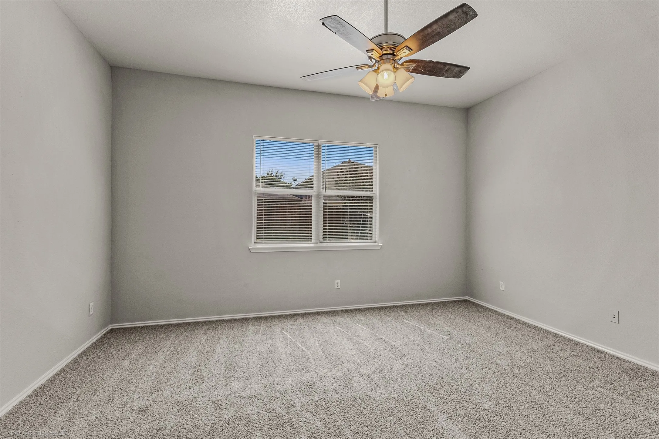 Single Family Residence For Sale in Kaufman County , 1008 Concan Drive, Forney, Texas 75126, 4 Bedroom, 3 Bathroom, 2 Garage spaces, 2,800 Sqft, built in 2005, Price $295,000, mls#21366237, Real Estate Agent in Forney, Homes For Sale in Kaufman county, Homes For Sale in Forney, Realtor in Forney Texas, Real Estate Brokerage Independent Realty Texas, Luminita Cordes Realtor