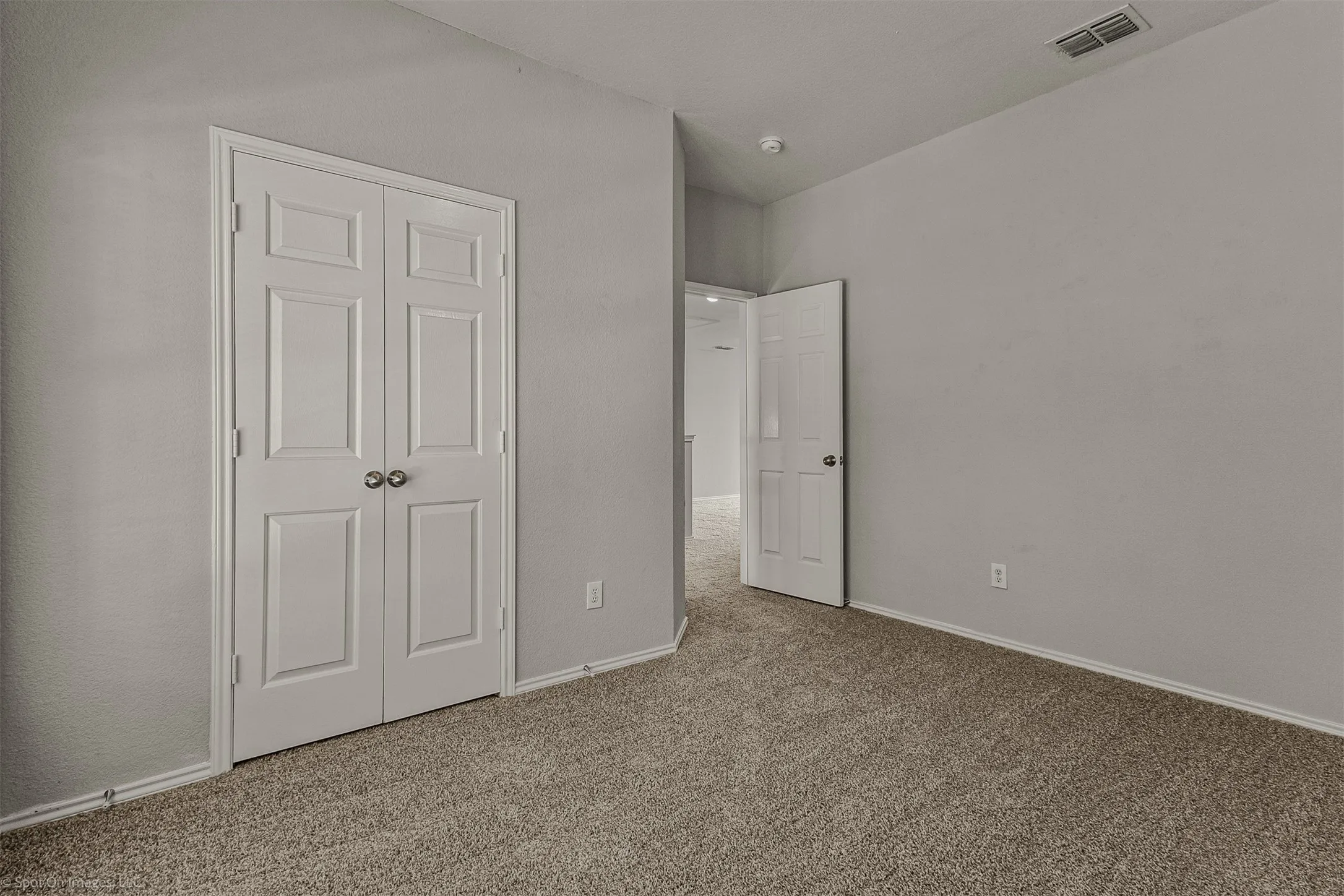 Single Family Residence For Sale in Kaufman County , 1008 Concan Drive, Forney, Texas 75126, 4 Bedroom, 3 Bathroom, 2 Garage spaces, 2,800 Sqft, built in 2005, Price $295,000, mls#21366237, Real Estate Agent in Forney, Homes For Sale in Kaufman county, Homes For Sale in Forney, Realtor in Forney Texas, Real Estate Brokerage Independent Realty Texas, Luminita Cordes Realtor