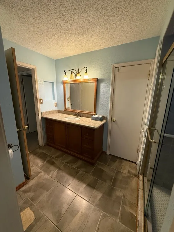 Single Family Residence For Sale in Dallas County , 13323 Cloverbrook Lane, Dallas, Texas 75253, 3 Bedroom, 2 Bathroom, 2 Garage spaces, 1,354 Sqft, built in 1986, mls#21367115, Real Estate Agent in Dallas, Homes For Sale in Dallas county, Homes For Sale in Dallas, Realtor in Dallas Texas, Real Estate Brokerage Independent Realty Texas, Luminita Cordes Realtor