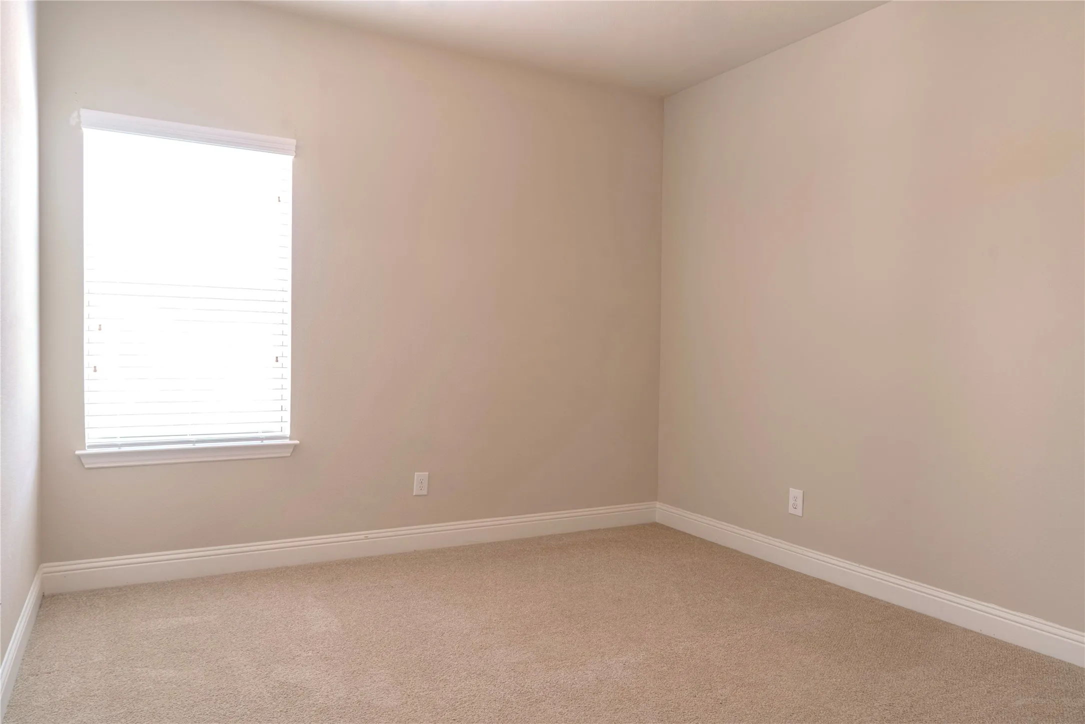 Single Family Residence For Rent in Dallas County , 765 Huntingdon Street, Coppell, Texas 75019, 4 Bedroom, 4 Bathroom, 2 Garage spaces, 2,872 Sqft, built in 2016, mls#21364549, Real Estate Agent in Coppell, Homes For Rent in Dallas county, Homes For Rent in Coppell, Realtor in Coppell Texas, Real Estate Brokerage Independent Realty Texas, Luminita Cordes Realtor