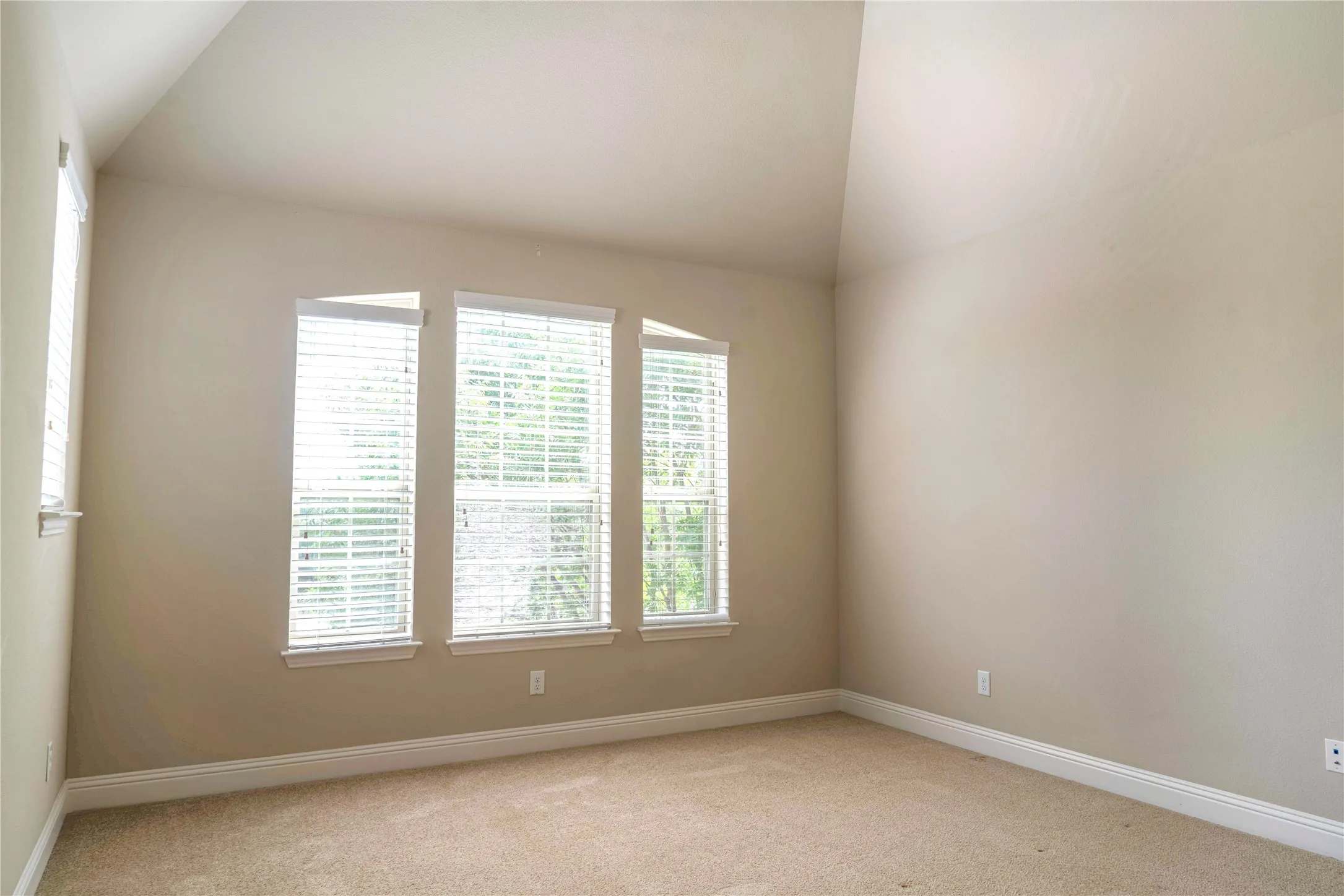 Single Family Residence For Rent in Dallas County , 765 Huntingdon Street, Coppell, Texas 75019, 4 Bedroom, 4 Bathroom, 2 Garage spaces, 2,872 Sqft, built in 2016, mls#21364549, Real Estate Agent in Coppell, Homes For Rent in Dallas county, Homes For Rent in Coppell, Realtor in Coppell Texas, Real Estate Brokerage Independent Realty Texas, Luminita Cordes Realtor