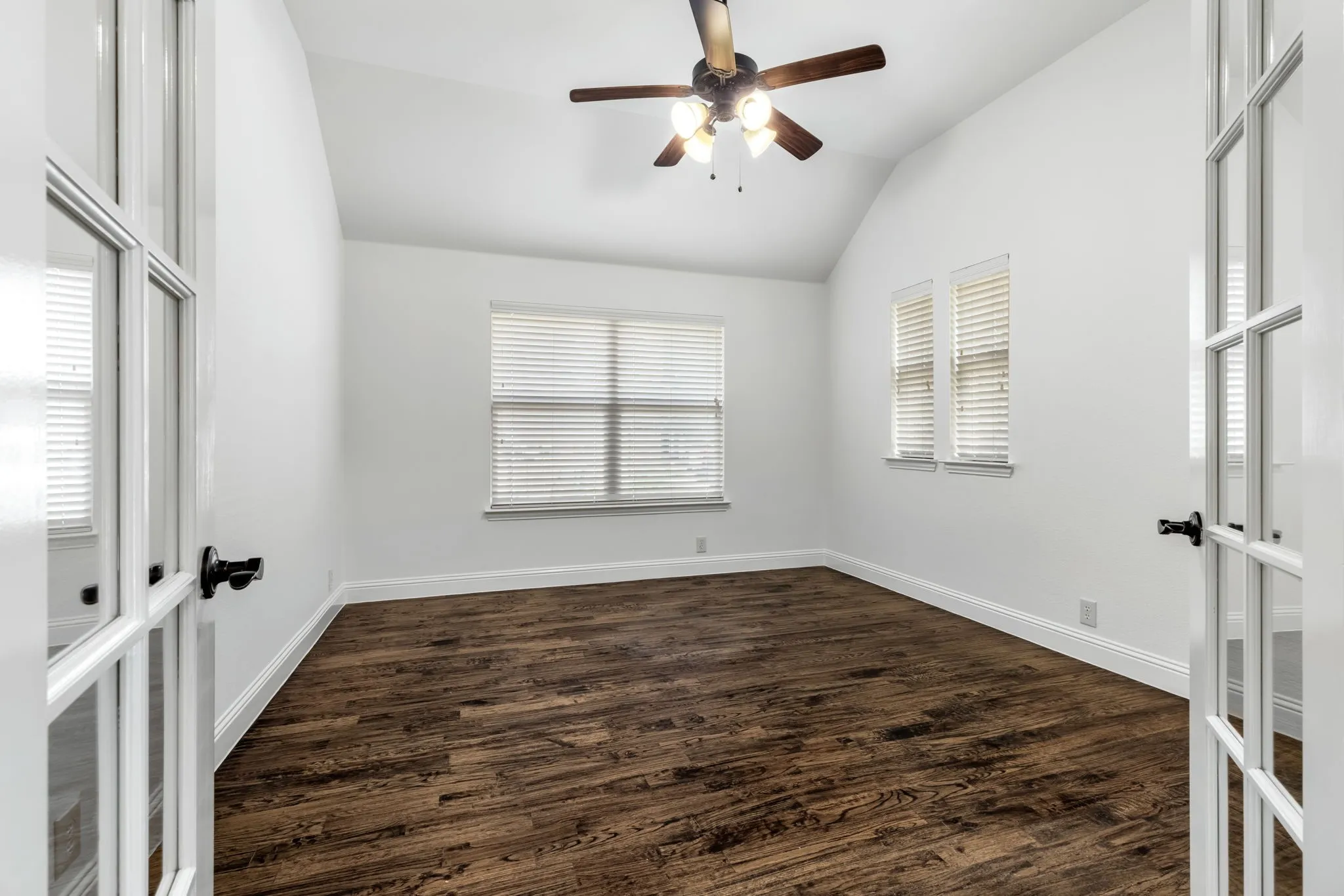 Single Family Residence For Sale in Collin County , 1521 Brush Creek Road, Prosper, Texas 75078, 4 Bedroom, 3 Bathroom, 3 Garage spaces, 2,770 Sqft, built in 2012, mls#21359294, Real Estate Agent in Prosper, Homes For Sale in Collin county, Homes For Sale in Prosper, Realtor in Prosper Texas, Real Estate Brokerage Independent Realty Texas, Luminita Cordes Realtor