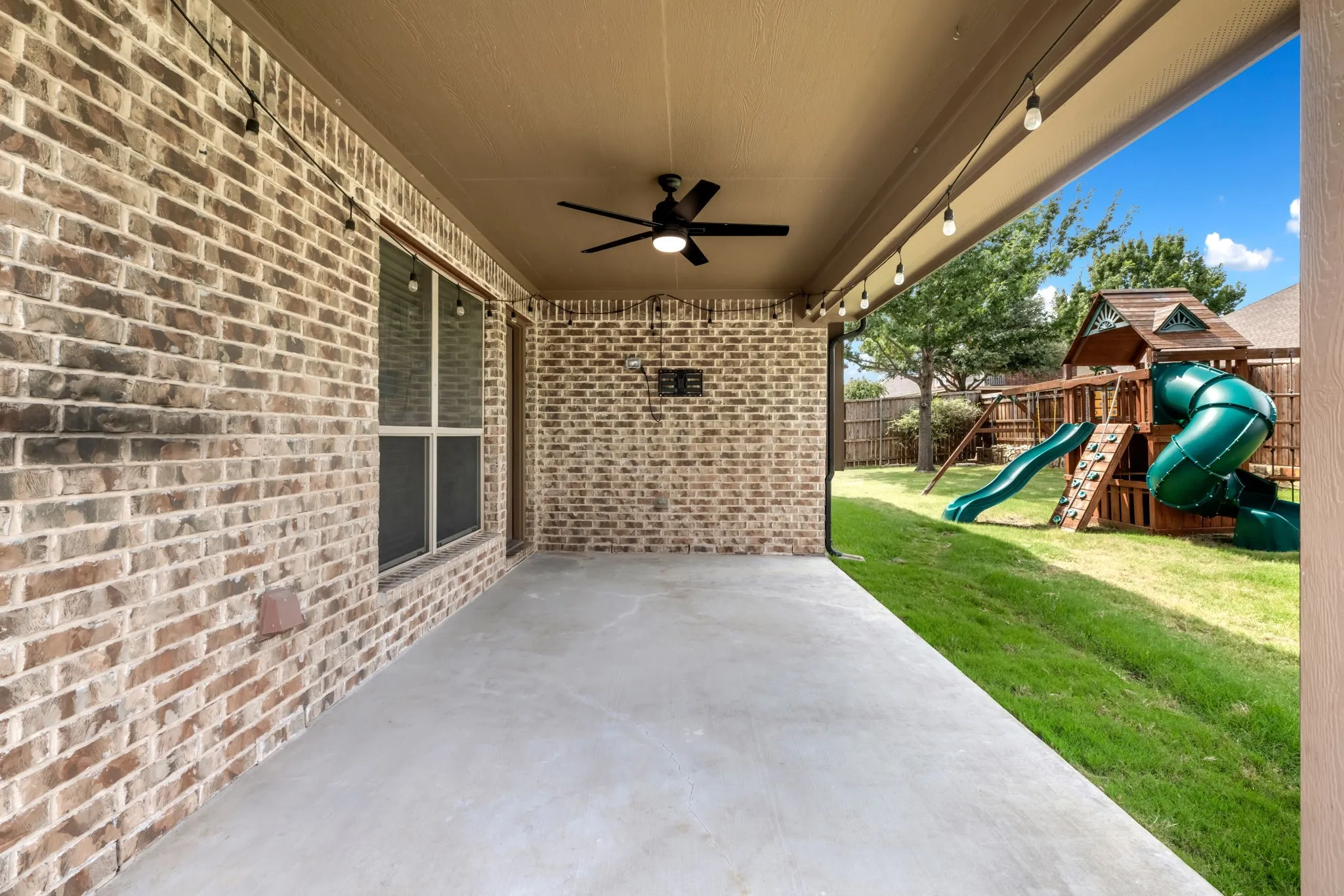 Single Family Residence For Sale in Collin County , 1521 Brush Creek Road, Prosper, Texas 75078, 4 Bedroom, 3 Bathroom, 3 Garage spaces, 2,770 Sqft, built in 2012, mls#21359294, Real Estate Agent in Prosper, Homes For Sale in Collin county, Homes For Sale in Prosper, Realtor in Prosper Texas, Real Estate Brokerage Independent Realty Texas, Luminita Cordes Realtor