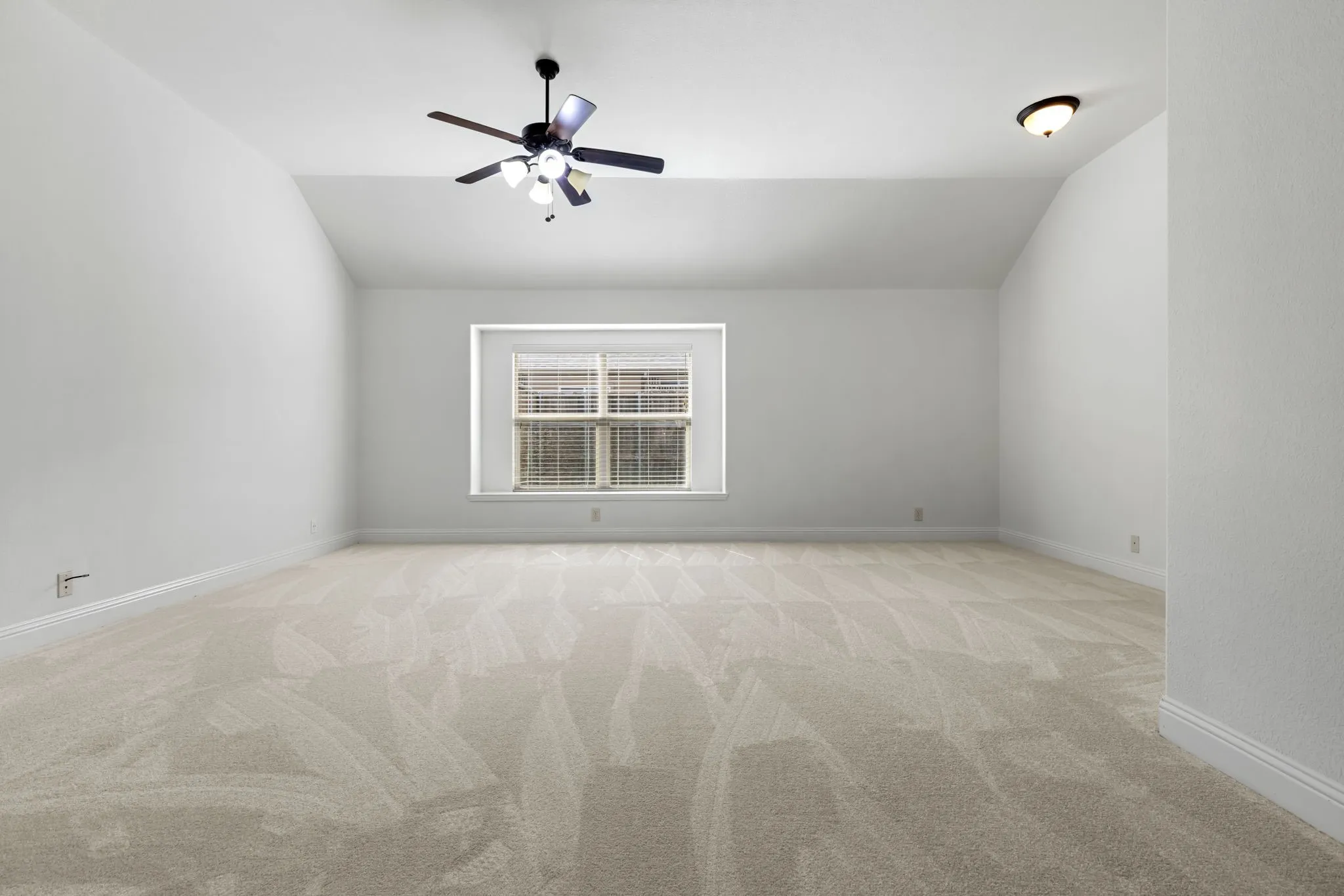 Single Family Residence For Sale in Collin County , 1521 Brush Creek Road, Prosper, Texas 75078, 4 Bedroom, 3 Bathroom, 3 Garage spaces, 2,770 Sqft, built in 2012, mls#21359294, Real Estate Agent in Prosper, Homes For Sale in Collin county, Homes For Sale in Prosper, Realtor in Prosper Texas, Real Estate Brokerage Independent Realty Texas, Luminita Cordes Realtor