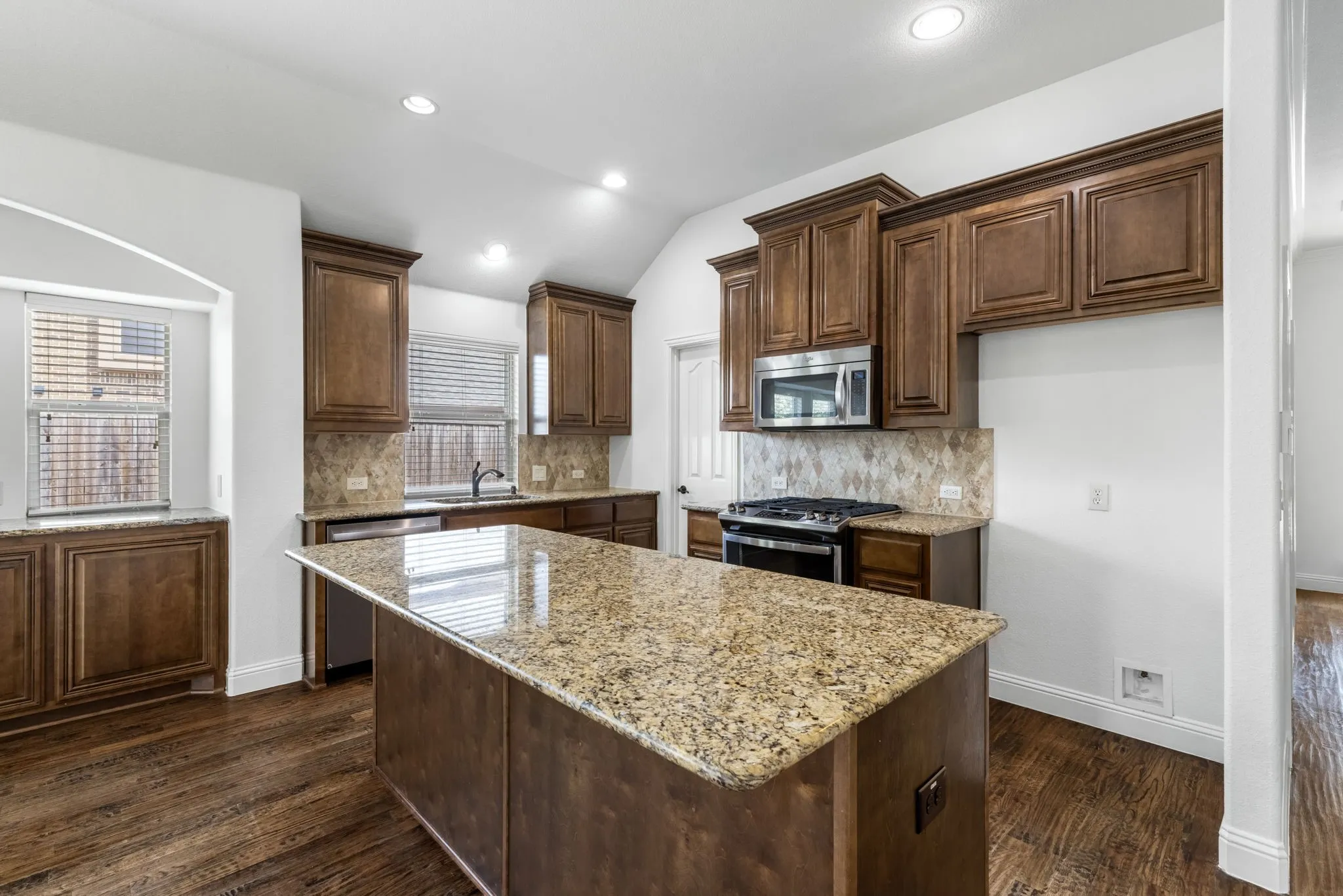 Single Family Residence For Sale in Collin County , 1521 Brush Creek Road, Prosper, Texas 75078, 4 Bedroom, 3 Bathroom, 3 Garage spaces, 2,770 Sqft, built in 2012, mls#21359294, Real Estate Agent in Prosper, Homes For Sale in Collin county, Homes For Sale in Prosper, Realtor in Prosper Texas, Real Estate Brokerage Independent Realty Texas, Luminita Cordes Realtor
