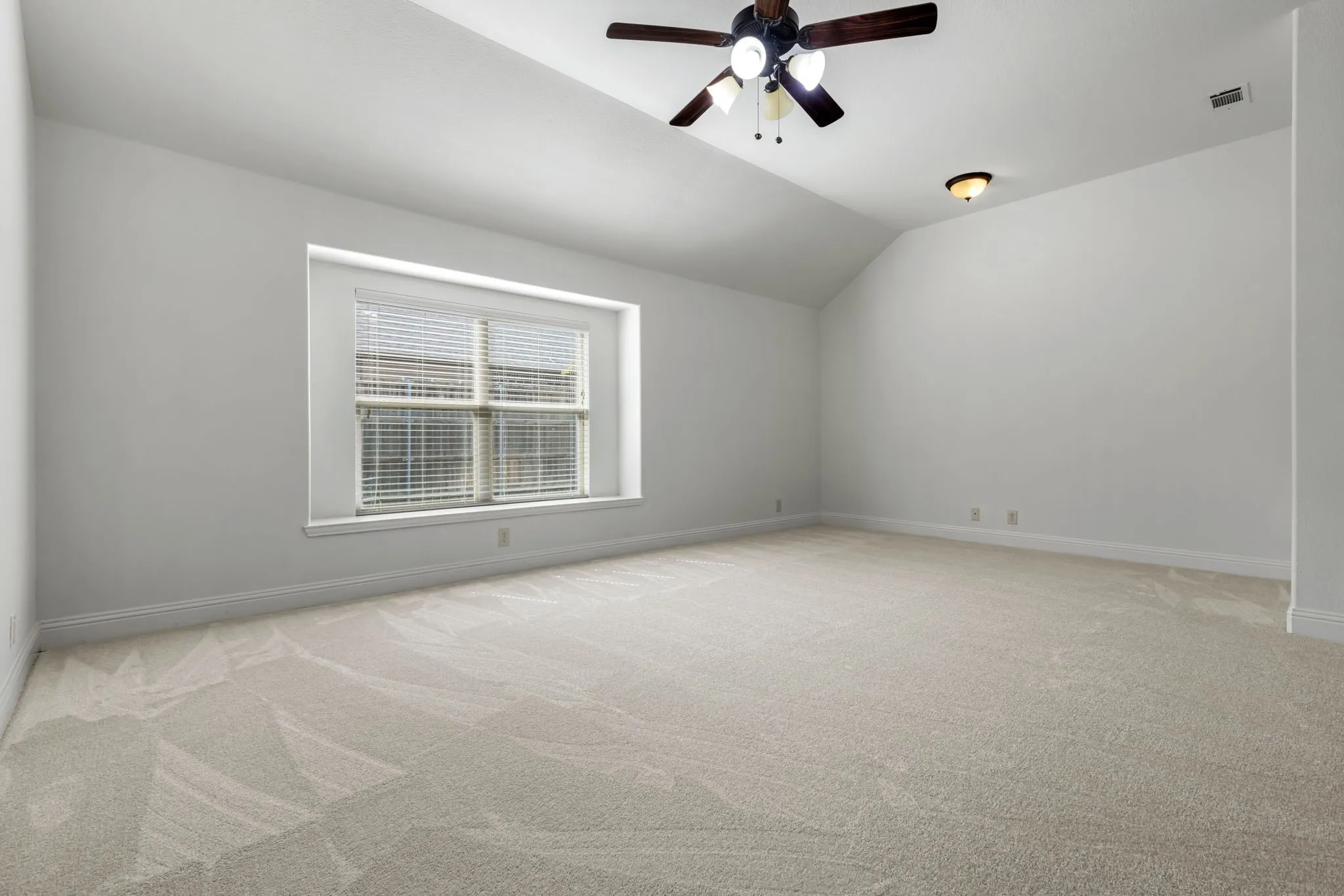 Single Family Residence For Sale in Collin County , 1521 Brush Creek Road, Prosper, Texas 75078, 4 Bedroom, 3 Bathroom, 3 Garage spaces, 2,770 Sqft, built in 2012, mls#21359294, Real Estate Agent in Prosper, Homes For Sale in Collin county, Homes For Sale in Prosper, Realtor in Prosper Texas, Real Estate Brokerage Independent Realty Texas, Luminita Cordes Realtor