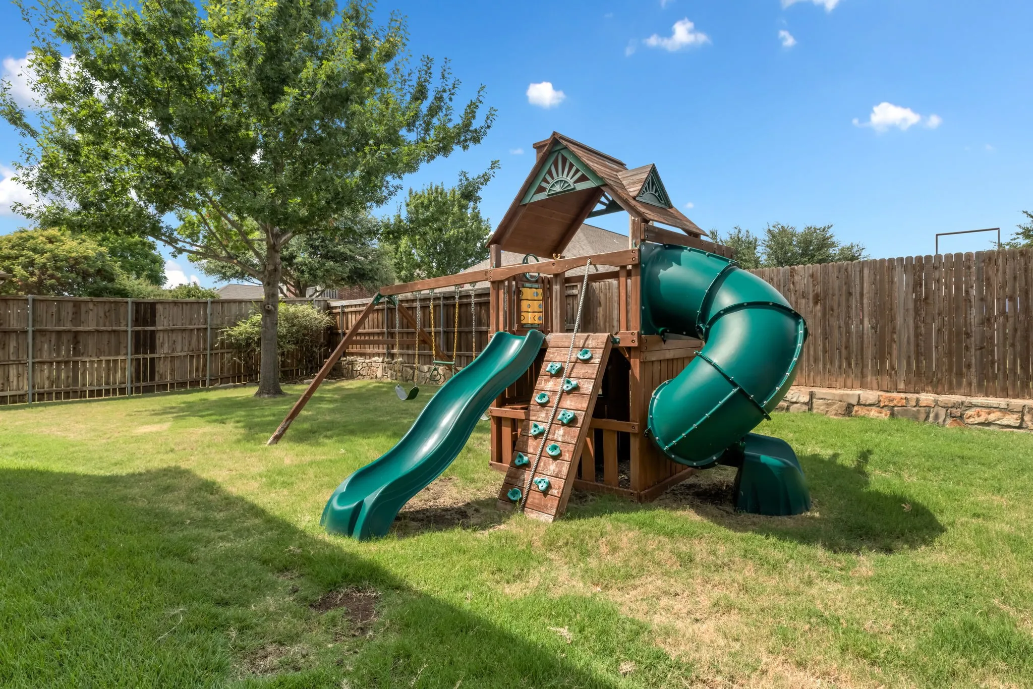 Single Family Residence For Sale in Collin County , 1521 Brush Creek Road, Prosper, Texas 75078, 4 Bedroom, 3 Bathroom, 3 Garage spaces, 2,770 Sqft, built in 2012, mls#21359294, Real Estate Agent in Prosper, Homes For Sale in Collin county, Homes For Sale in Prosper, Realtor in Prosper Texas, Real Estate Brokerage Independent Realty Texas, Luminita Cordes Realtor
