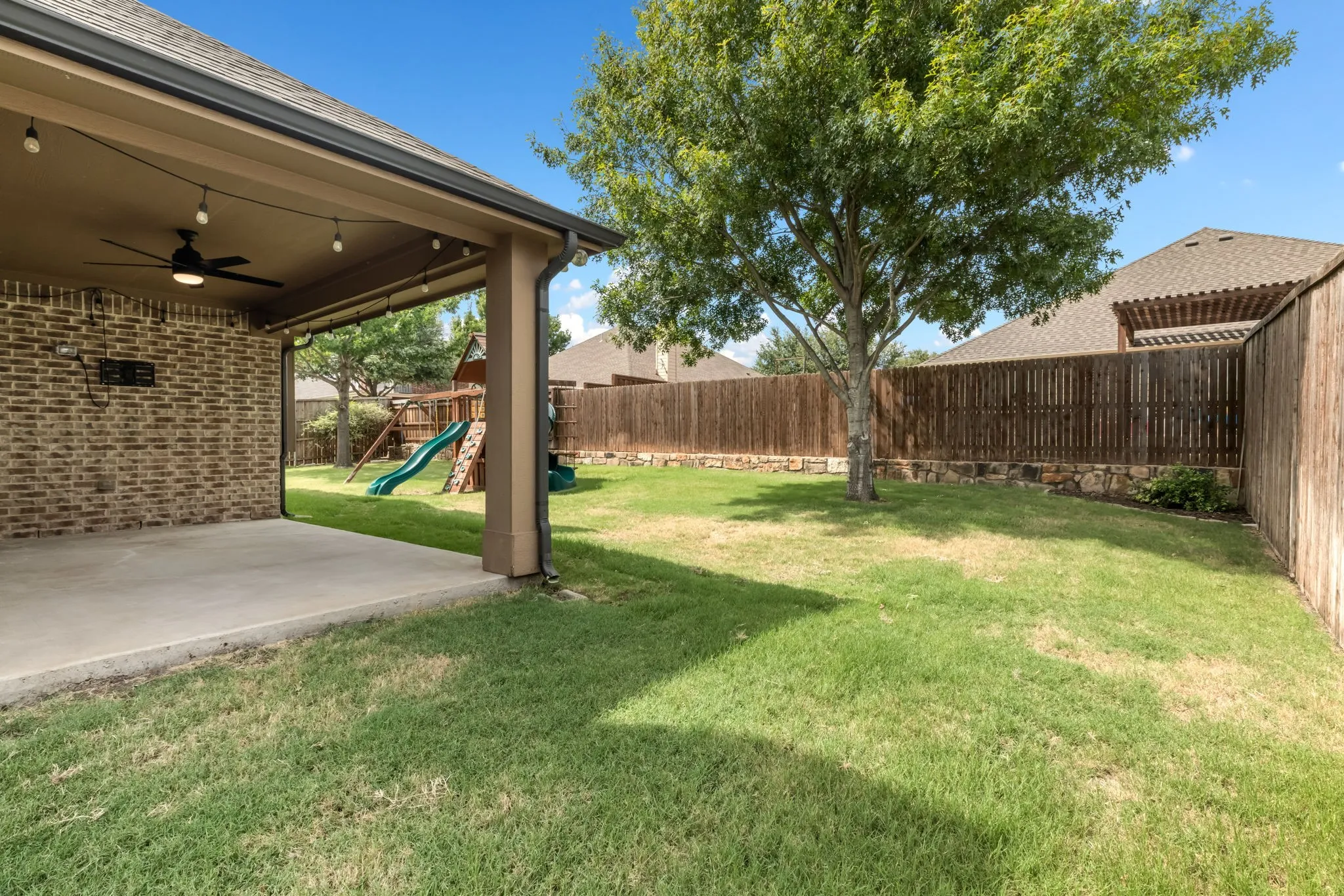 Single Family Residence For Sale in Collin County , 1521 Brush Creek Road, Prosper, Texas 75078, 4 Bedroom, 3 Bathroom, 3 Garage spaces, 2,770 Sqft, built in 2012, mls#21359294, Real Estate Agent in Prosper, Homes For Sale in Collin county, Homes For Sale in Prosper, Realtor in Prosper Texas, Real Estate Brokerage Independent Realty Texas, Luminita Cordes Realtor