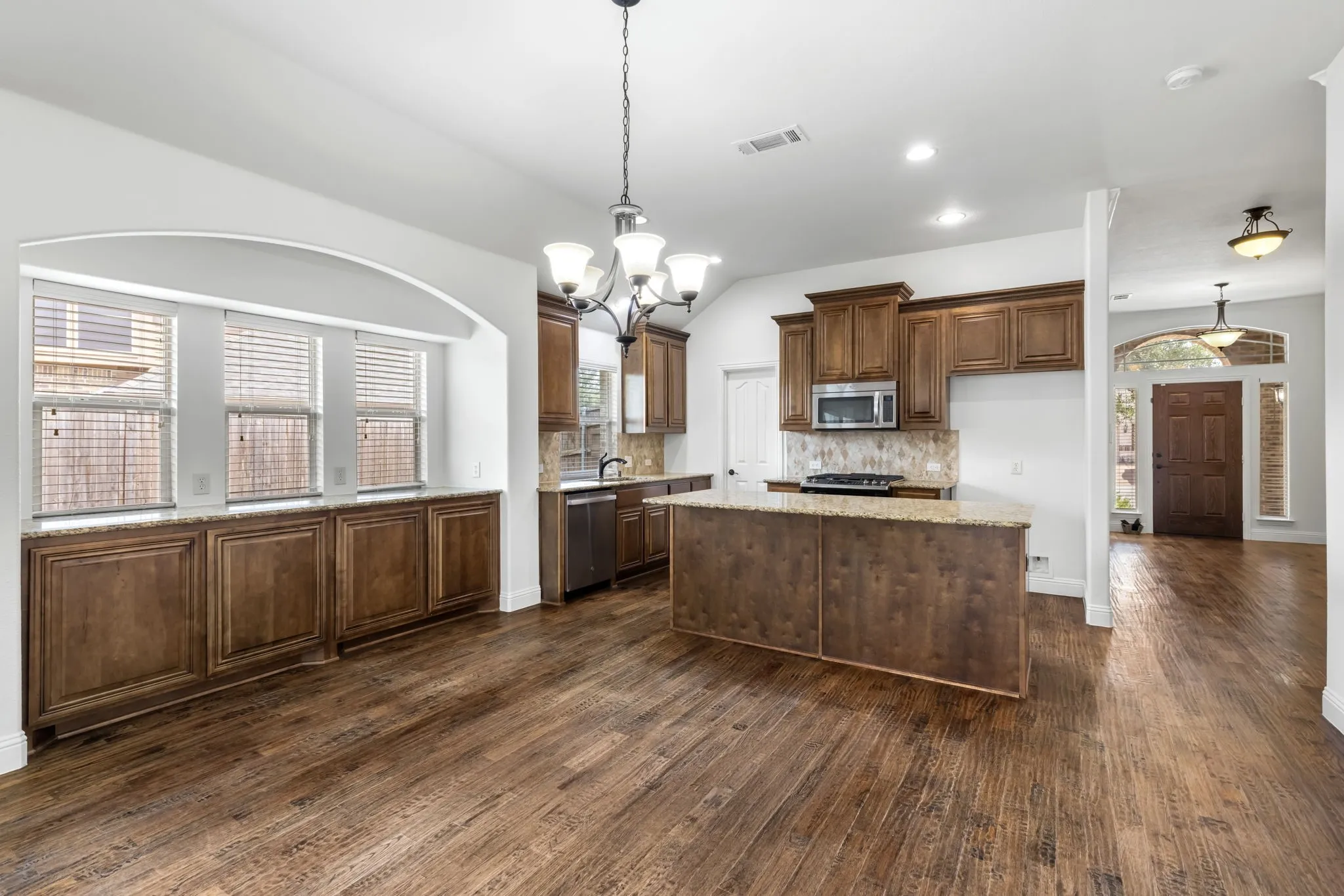 Single Family Residence For Sale in Collin County , 1521 Brush Creek Road, Prosper, Texas 75078, 4 Bedroom, 3 Bathroom, 3 Garage spaces, 2,770 Sqft, built in 2012, mls#21359294, Real Estate Agent in Prosper, Homes For Sale in Collin county, Homes For Sale in Prosper, Realtor in Prosper Texas, Real Estate Brokerage Independent Realty Texas, Luminita Cordes Realtor