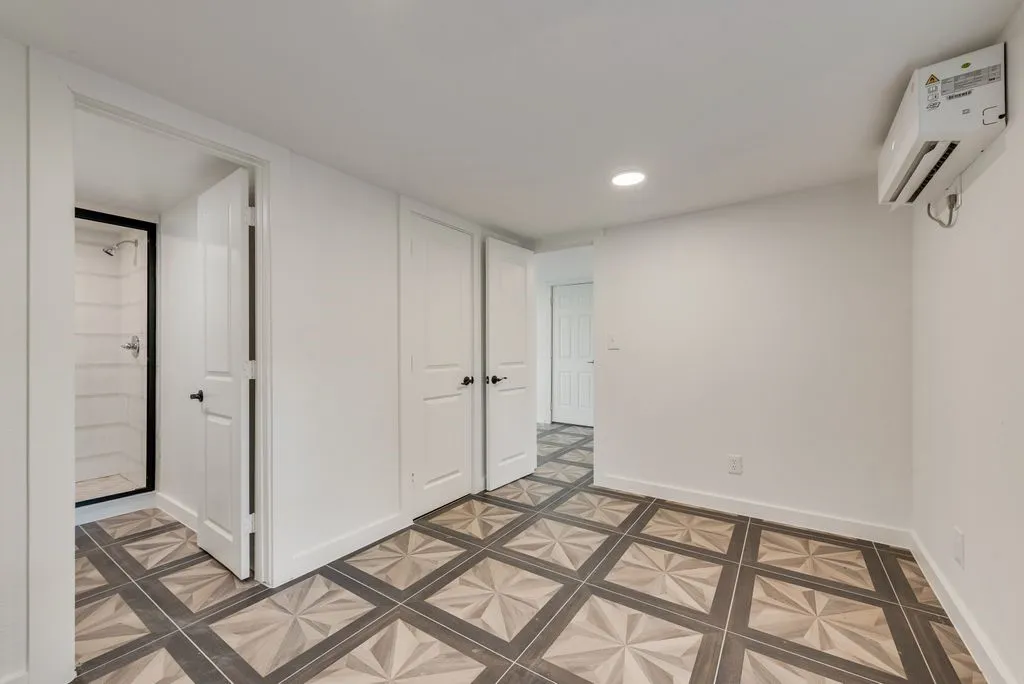 Single Family Residence For Sale in Kaufman County , 307 N 4th Street, Crandall, Texas 75114, 4 Bedroom, 3 Bathroom, Garage spaces, 1,424 Sqft, built in 1958, mls#21367120, Real Estate Agent in Crandall, Homes For Sale in Kaufman county, Homes For Sale in Crandall, Realtor in Crandall Texas, Real Estate Brokerage Independent Realty Texas, Luminita Cordes Realtor