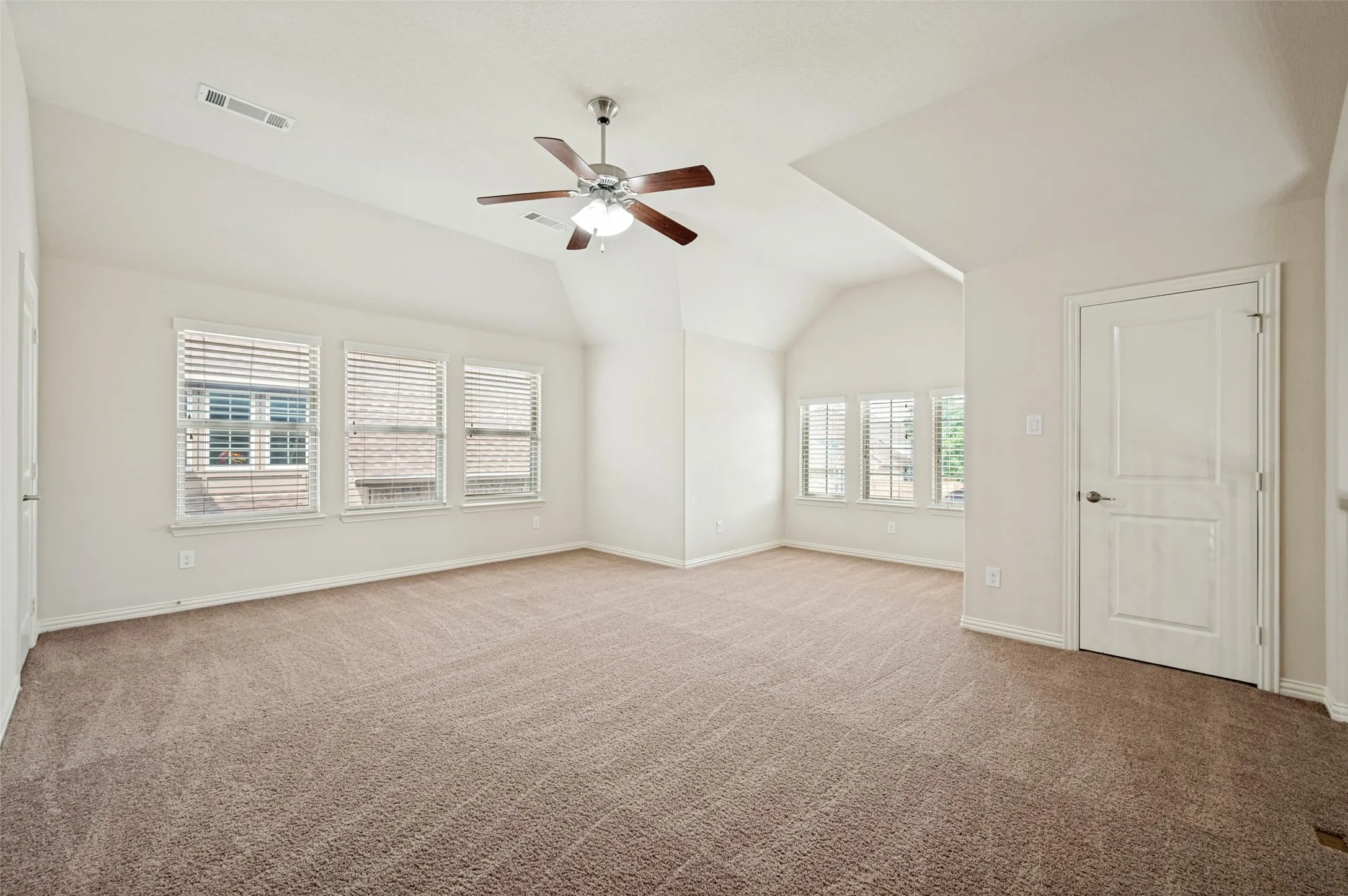 Single Family Residence For Rent in Collin County , 10809 Grecian Drive, Mc Kinney, Texas 75072, 4 Bedroom, 4 Bathroom, 2 Garage spaces, 3,632 Sqft, built in 2015, mls#21365210, Real Estate Agent in Mc Kinney, Homes For Rent in Collin county, Homes For Rent in Mc Kinney, Realtor in Mc Kinney Texas, Real Estate Brokerage Independent Realty Texas, Luminita Cordes Realtor