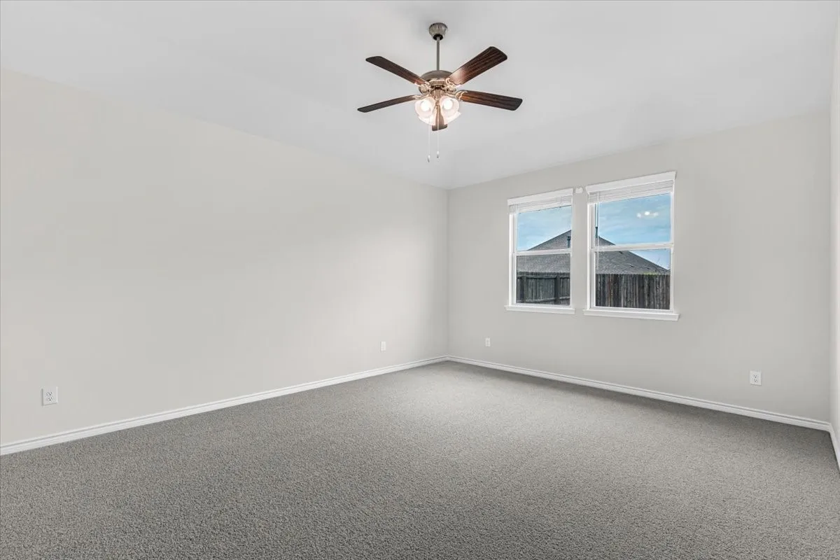 Fantastic master retreat with ensuite bathroom
