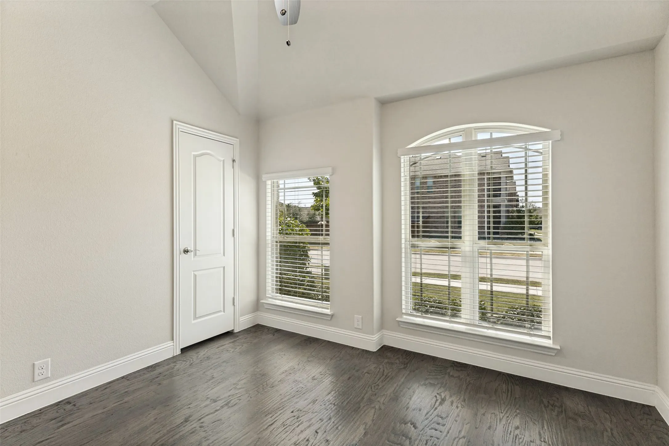 Single Family Residence For Sale in Tarrant County , 11428 Colonial Trace Lane, Fort Worth, Texas 76244, 4 Bedroom, 3 Bathroom, 2 Garage spaces, 3,291 Sqft, built in 2022, mls#21366848, Real Estate Agent in Fort Worth, Homes For Sale in Tarrant county, Homes For Sale in Fort Worth, Realtor in Fort Worth Texas, Real Estate Brokerage Independent Realty Texas, Luminita Cordes Realtor
