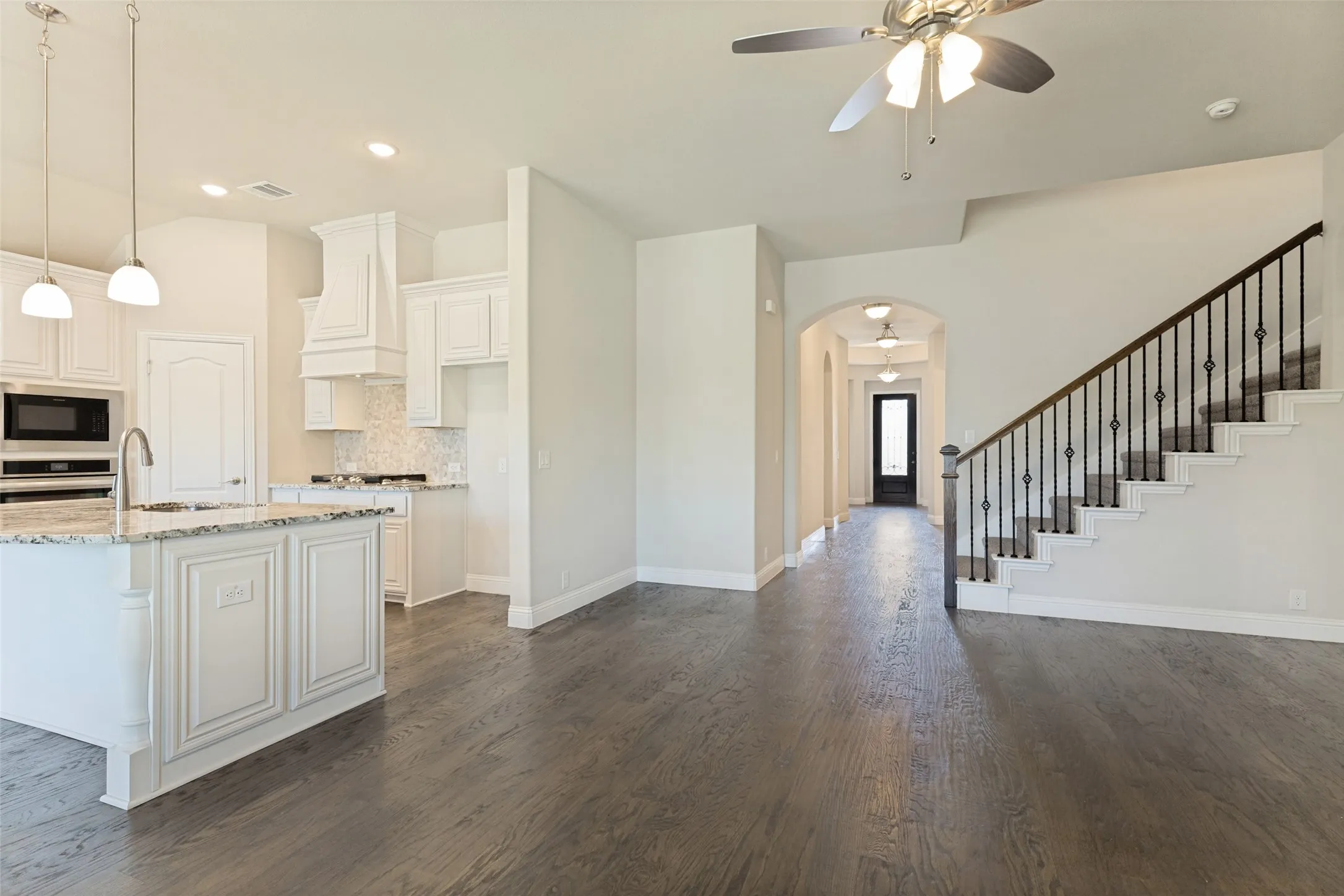 Single Family Residence For Sale in Tarrant County , 11428 Colonial Trace Lane, Fort Worth, Texas 76244, 4 Bedroom, 3 Bathroom, 2 Garage spaces, 3,291 Sqft, built in 2022, mls#21366848, Real Estate Agent in Fort Worth, Homes For Sale in Tarrant county, Homes For Sale in Fort Worth, Realtor in Fort Worth Texas, Real Estate Brokerage Independent Realty Texas, Luminita Cordes Realtor
