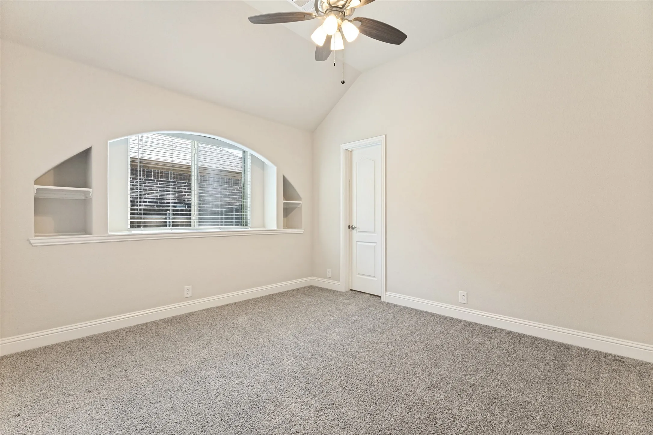 Single Family Residence For Sale in Tarrant County , 11428 Colonial Trace Lane, Fort Worth, Texas 76244, 4 Bedroom, 3 Bathroom, 2 Garage spaces, 3,291 Sqft, built in 2022, mls#21366848, Real Estate Agent in Fort Worth, Homes For Sale in Tarrant county, Homes For Sale in Fort Worth, Realtor in Fort Worth Texas, Real Estate Brokerage Independent Realty Texas, Luminita Cordes Realtor