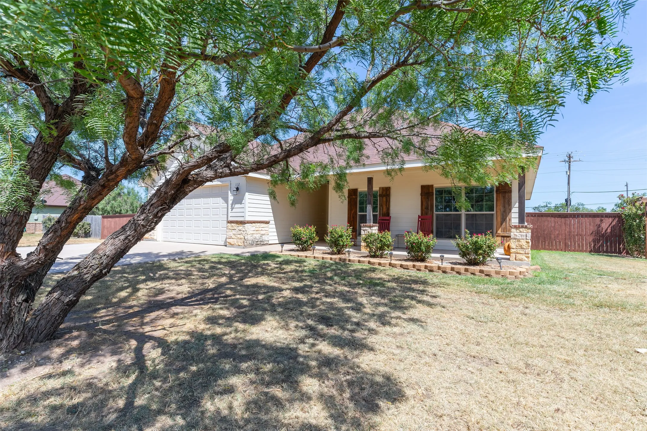 Single Family Residence For Sale in Taylor County , 112 Foxtrot Lane, Abilene, Texas 79602, 3 Bedroom, 2 Bathroom, 2 Garage spaces, 1,545 Sqft, built in 2016, mls#21367139, Real Estate Agent in Abilene, Homes For Sale in Taylor county, Homes For Sale in Abilene, Realtor in Abilene Texas, Real Estate Brokerage Independent Realty Texas, Luminita Cordes Realtor