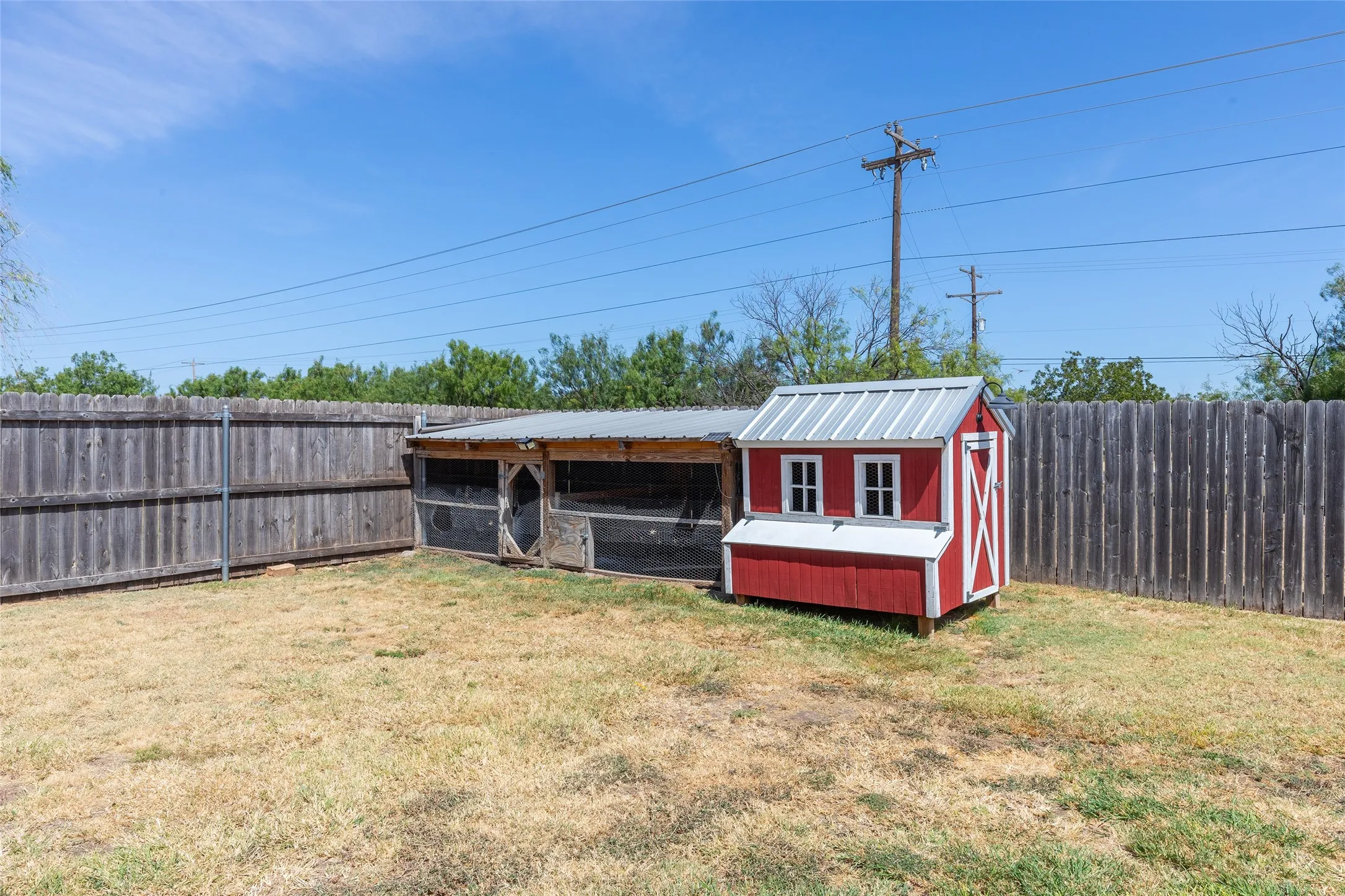 Single Family Residence For Sale in Taylor County , 112 Foxtrot Lane, Abilene, Texas 79602, 3 Bedroom, 2 Bathroom, 2 Garage spaces, 1,545 Sqft, built in 2016, mls#21367139, Real Estate Agent in Abilene, Homes For Sale in Taylor county, Homes For Sale in Abilene, Realtor in Abilene Texas, Real Estate Brokerage Independent Realty Texas, Luminita Cordes Realtor