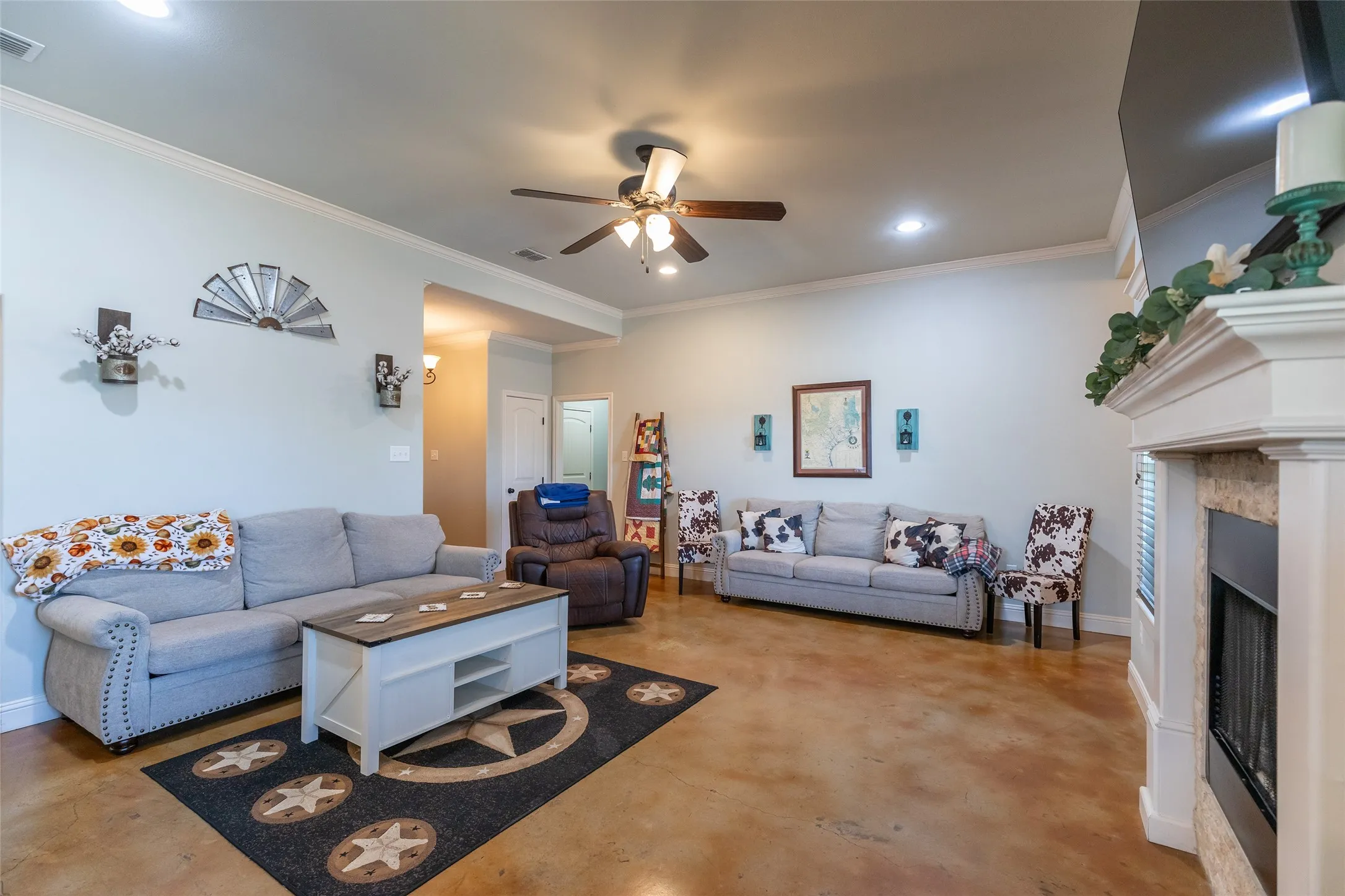 Single Family Residence For Sale in Taylor County , 112 Foxtrot Lane, Abilene, Texas 79602, 3 Bedroom, 2 Bathroom, 2 Garage spaces, 1,545 Sqft, built in 2016, mls#21367139, Real Estate Agent in Abilene, Homes For Sale in Taylor county, Homes For Sale in Abilene, Realtor in Abilene Texas, Real Estate Brokerage Independent Realty Texas, Luminita Cordes Realtor