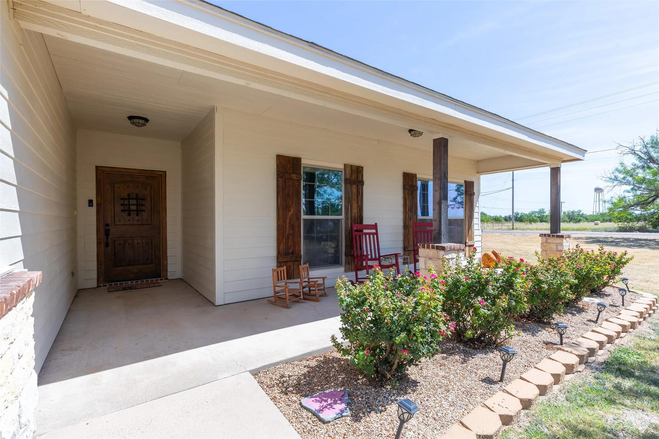 Single Family Residence For Sale in Taylor County , 112 Foxtrot Lane, Abilene, Texas 79602, 3 Bedroom, 2 Bathroom, 2 Garage spaces, 1,545 Sqft, built in 2016, mls#21367139, Real Estate Agent in Abilene, Homes For Sale in Taylor county, Homes For Sale in Abilene, Realtor in Abilene Texas, Real Estate Brokerage Independent Realty Texas, Luminita Cordes Realtor