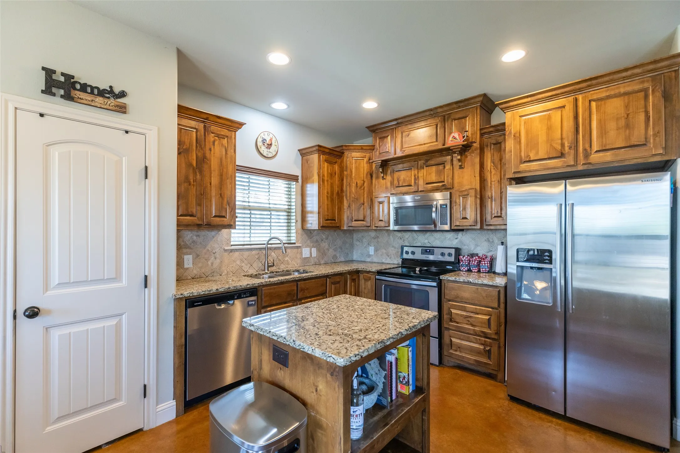 Single Family Residence For Sale in Taylor County , 112 Foxtrot Lane, Abilene, Texas 79602, 3 Bedroom, 2 Bathroom, 2 Garage spaces, 1,545 Sqft, built in 2016, mls#21367139, Real Estate Agent in Abilene, Homes For Sale in Taylor county, Homes For Sale in Abilene, Realtor in Abilene Texas, Real Estate Brokerage Independent Realty Texas, Luminita Cordes Realtor