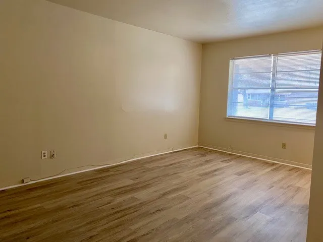 Single Family Residence For Rent in Tarrant County , 2500 S Fielder Road, Arlington, Texas 76015, 3 Bedroom, 1 Bathroom, 1 Garage spaces, 1,026 Sqft, built in 1965, mls#21341257, Real Estate Agent in Arlington, Homes For Rent in Tarrant county, Homes For Rent in Arlington, Realtor in Arlington Texas, Real Estate Brokerage Independent Realty Texas, Luminita Cordes Realtor