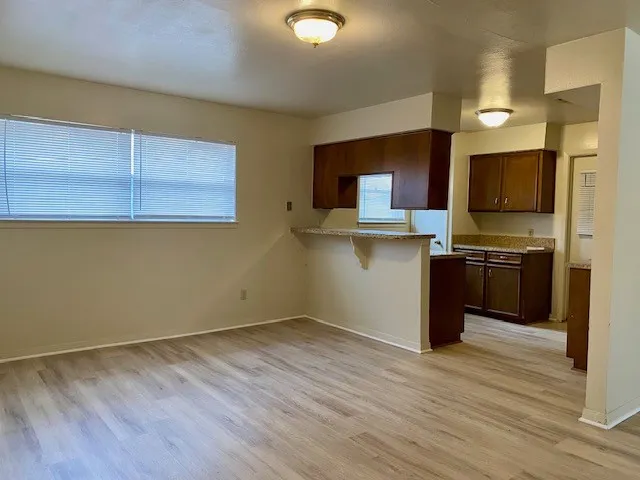 Single Family Residence For Rent in Tarrant County , 2500 S Fielder Road, Arlington, Texas 76015, 3 Bedroom, 1 Bathroom, 1 Garage spaces, 1,026 Sqft, built in 1965, mls#21341257, Real Estate Agent in Arlington, Homes For Rent in Tarrant county, Homes For Rent in Arlington, Realtor in Arlington Texas, Real Estate Brokerage Independent Realty Texas, Luminita Cordes Realtor