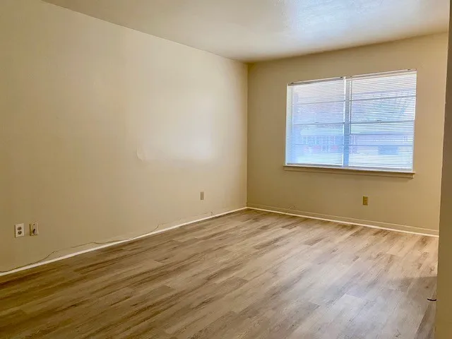 Single Family Residence For Rent in Tarrant County , 2500 S Fielder Road, Arlington, Texas 76015, 3 Bedroom, 1 Bathroom, 1 Garage spaces, 1,026 Sqft, built in 1965, mls#21341257, Real Estate Agent in Arlington, Homes For Rent in Tarrant county, Homes For Rent in Arlington, Realtor in Arlington Texas, Real Estate Brokerage Independent Realty Texas, Luminita Cordes Realtor